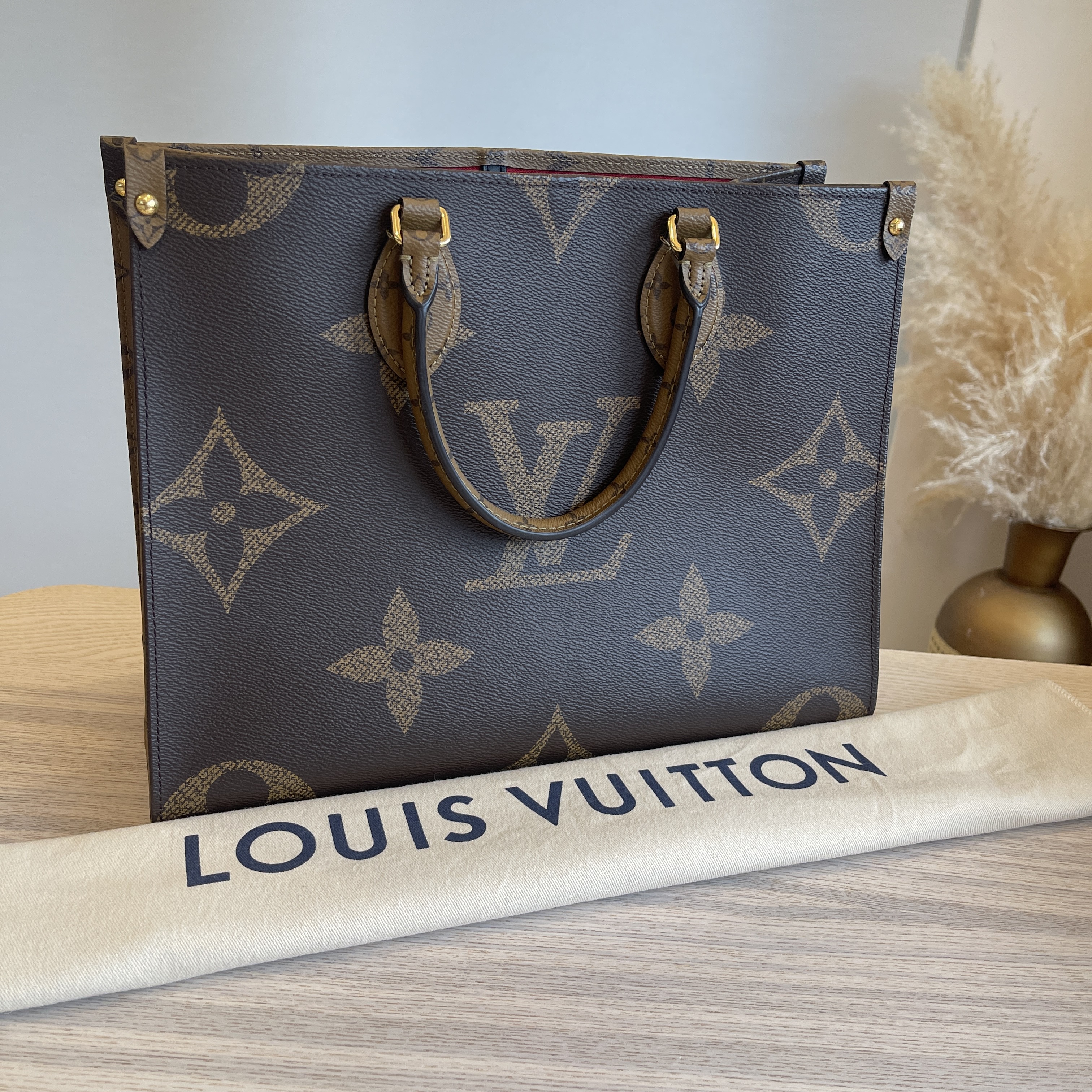 Louis Vuitton, Bags, Authentic Louis Vuitton Onthego Reverse Canvas  Monogram Gm Excellent Condition