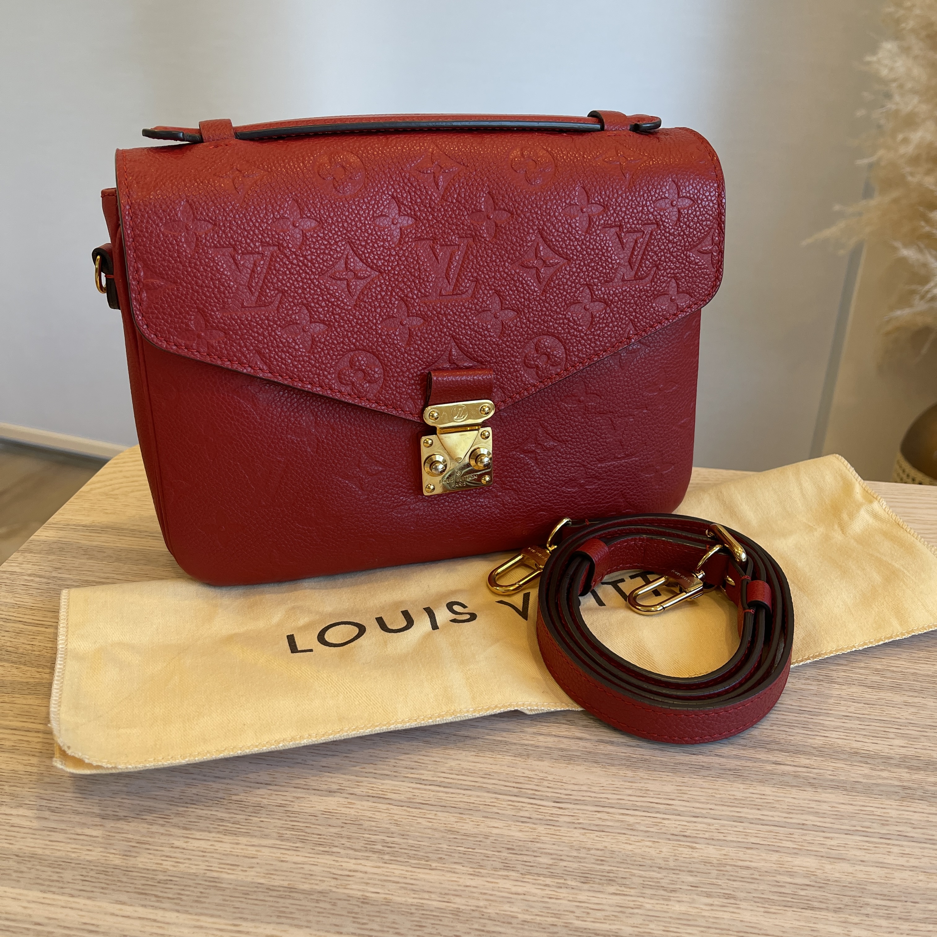 Louis Vuitton Red Empreinte Cerise Leather Monogram Pochette Metis Bag  ref.319017 - Joli Closet