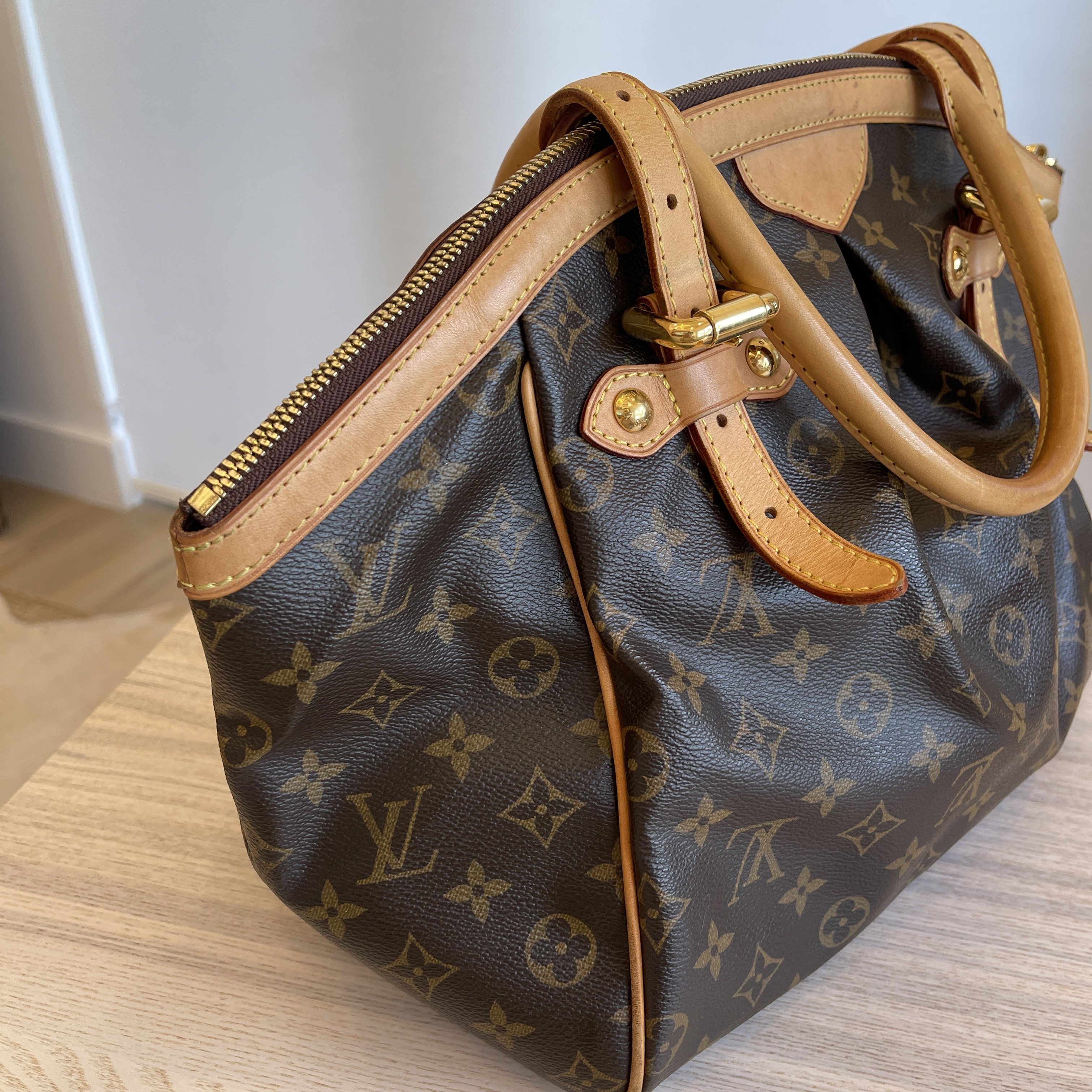 Louis Vuitton Tivoli GM Monogram Tote Handbag