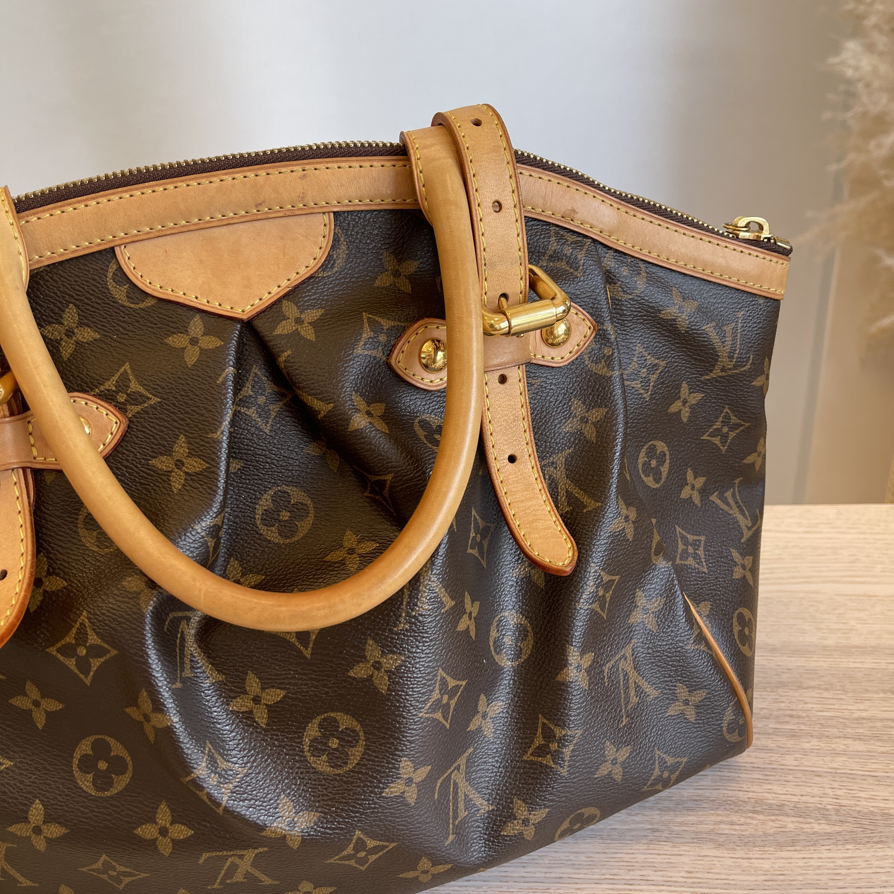 Louis Vuitton Tivoli GM Monogram – ＬＯＶＥＬＯＴＳＬＵＸＵＲＹ