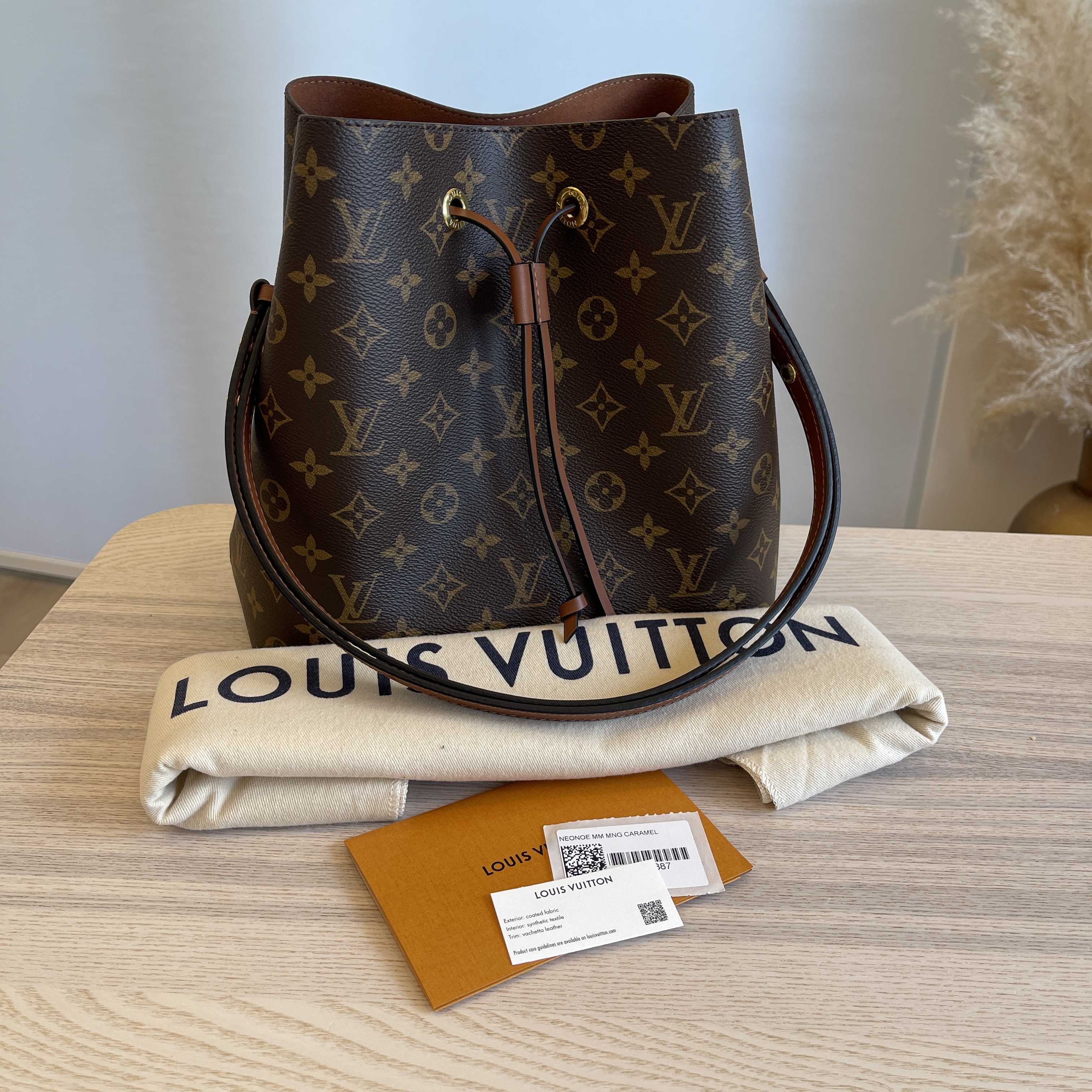 Louis Vuitton Neo Noe MM Caramel