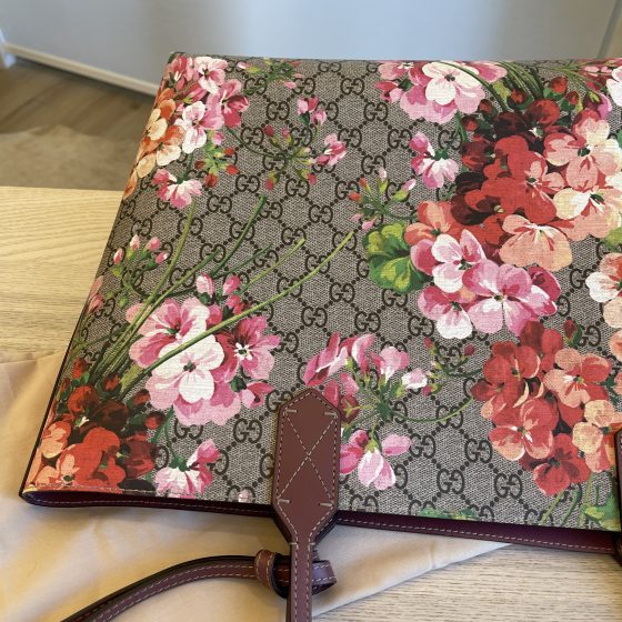 Gucci blooms cosmetic case sales