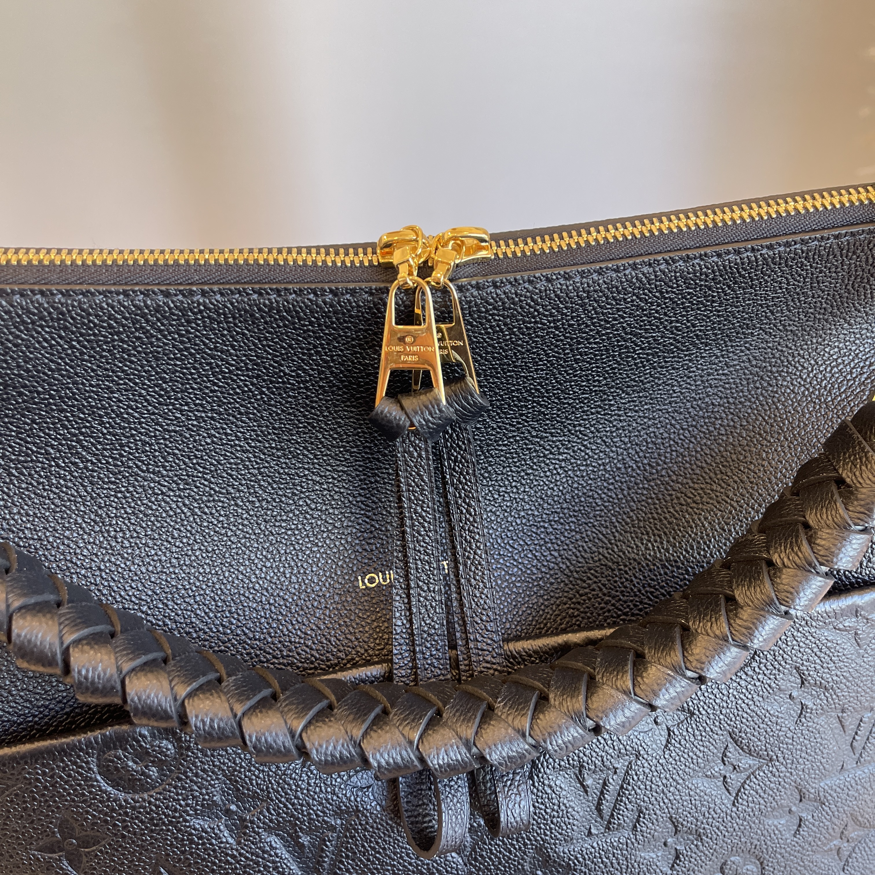Louis Vuitton Maida Hobo Bag – ZAK BAGS ©️