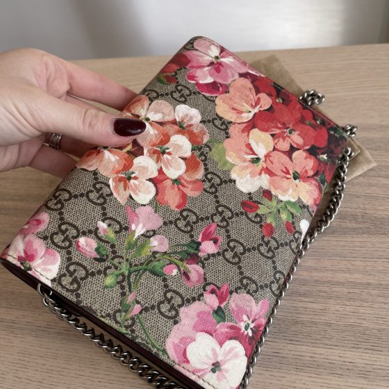Gucci bloom wallet on chain store