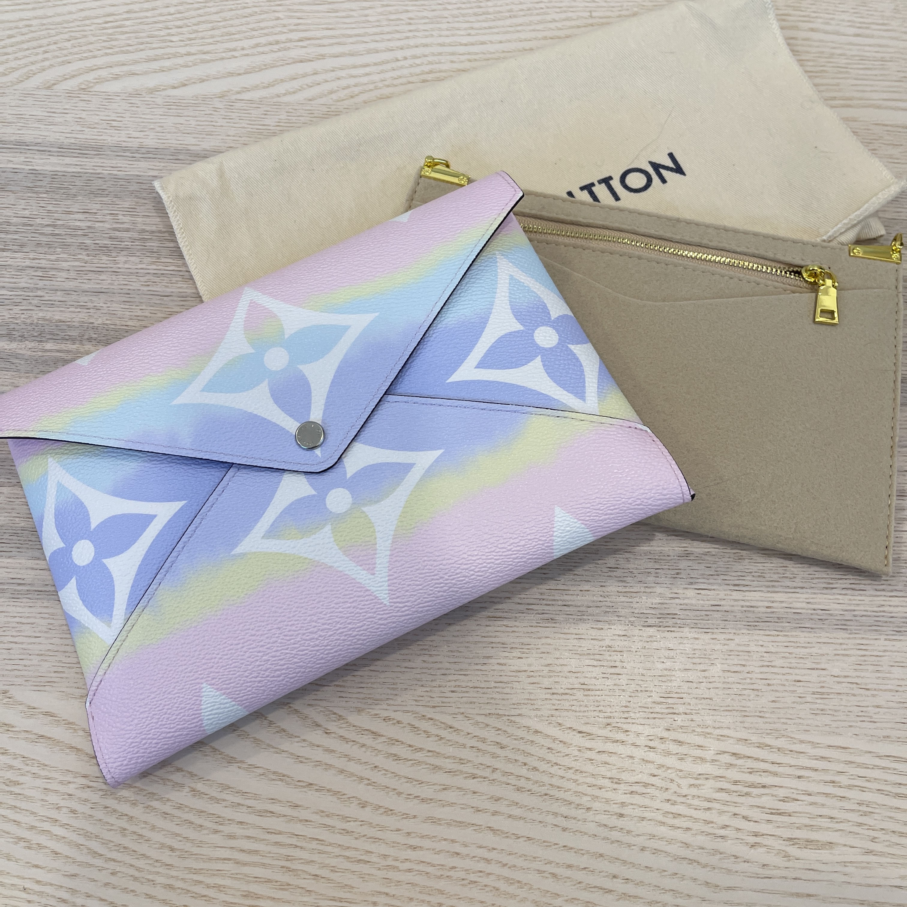 Louis Vuitton Monogram Pastel Escale Large Kirigami Pochette Insert Rose  Ballerine