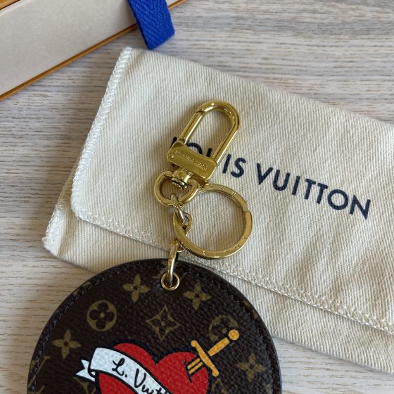 LOUIS VUITTON M68301 Logo Story Porte Cre Round Monogram Key Holder Bag  Charm