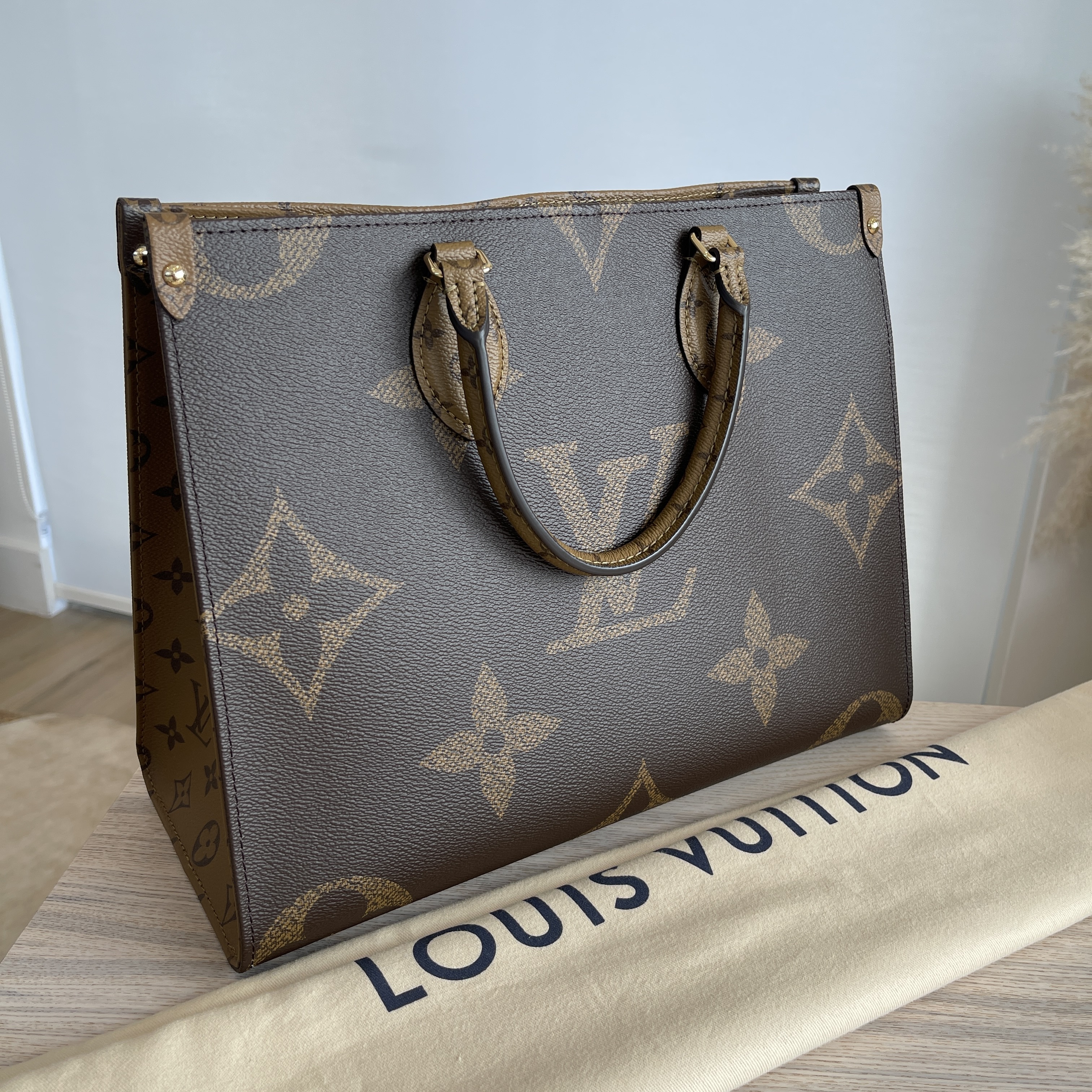 Louis Vuitton Reverse Monogram Canvas Giant Onthego GM Bag Louis