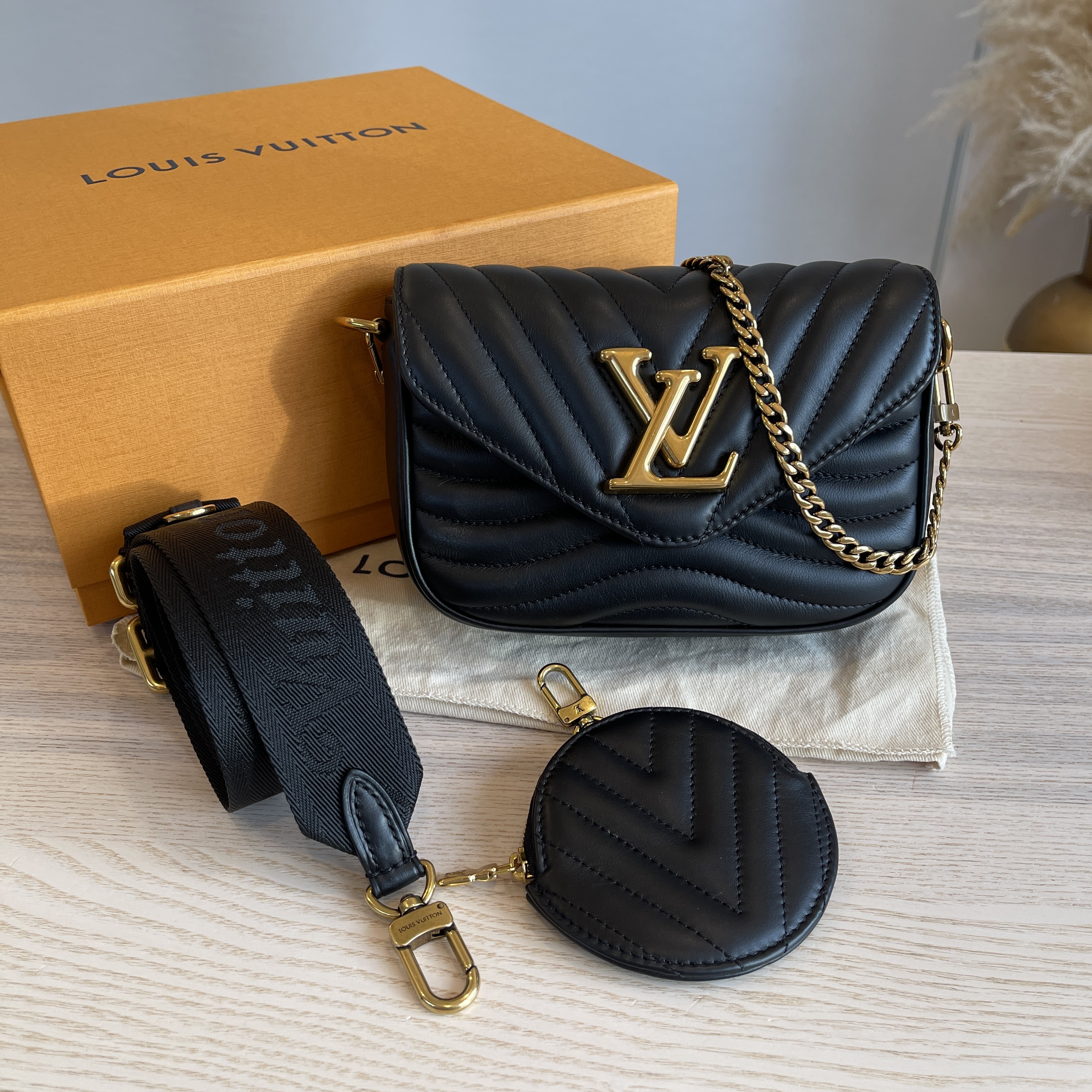 Louis Vuitton Louis Vuitton New Wave multi-pochette, Black