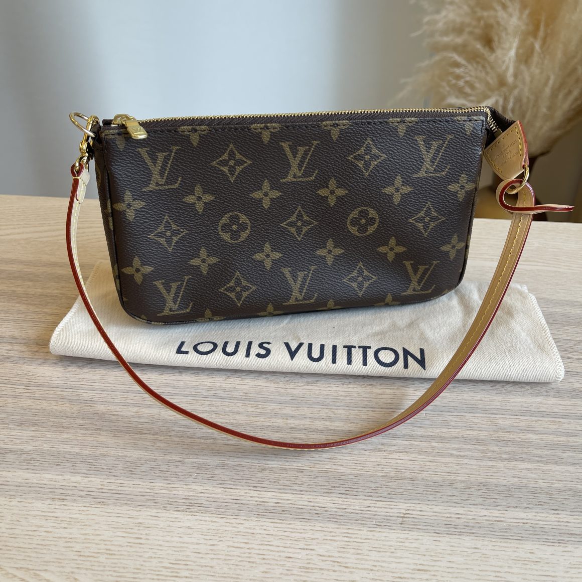 LOUIS VUITTON Epi Pochette Accessories NM Ivory 1213935