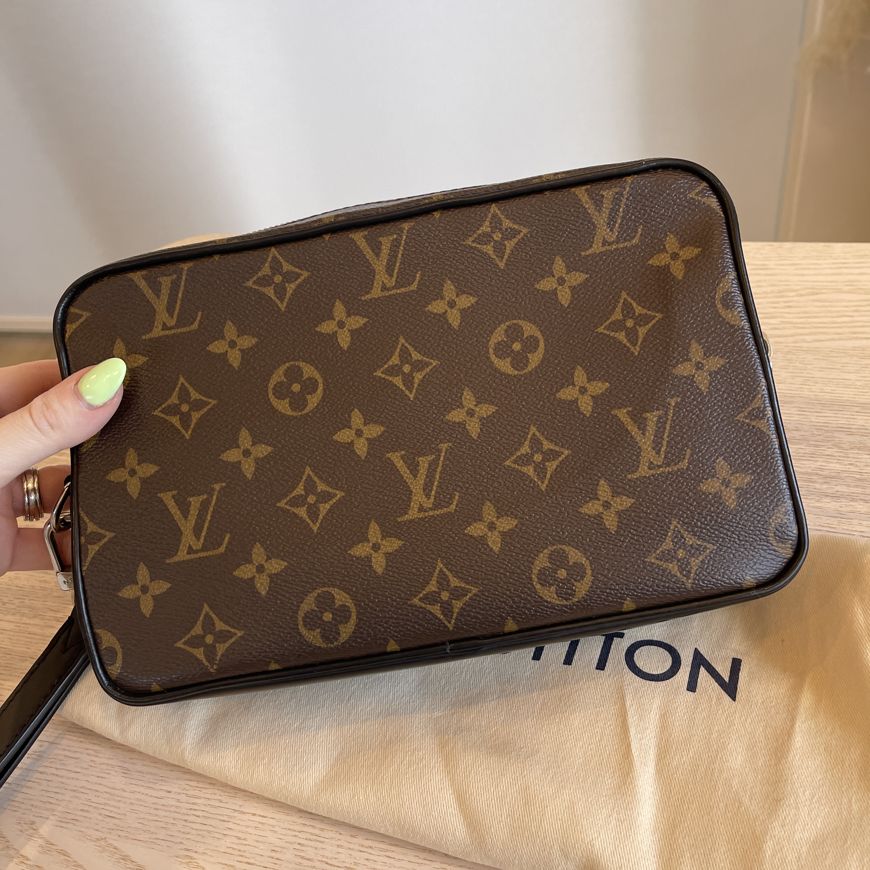 KasaÏ leather bag Louis Vuitton Black in Leather - 37108366