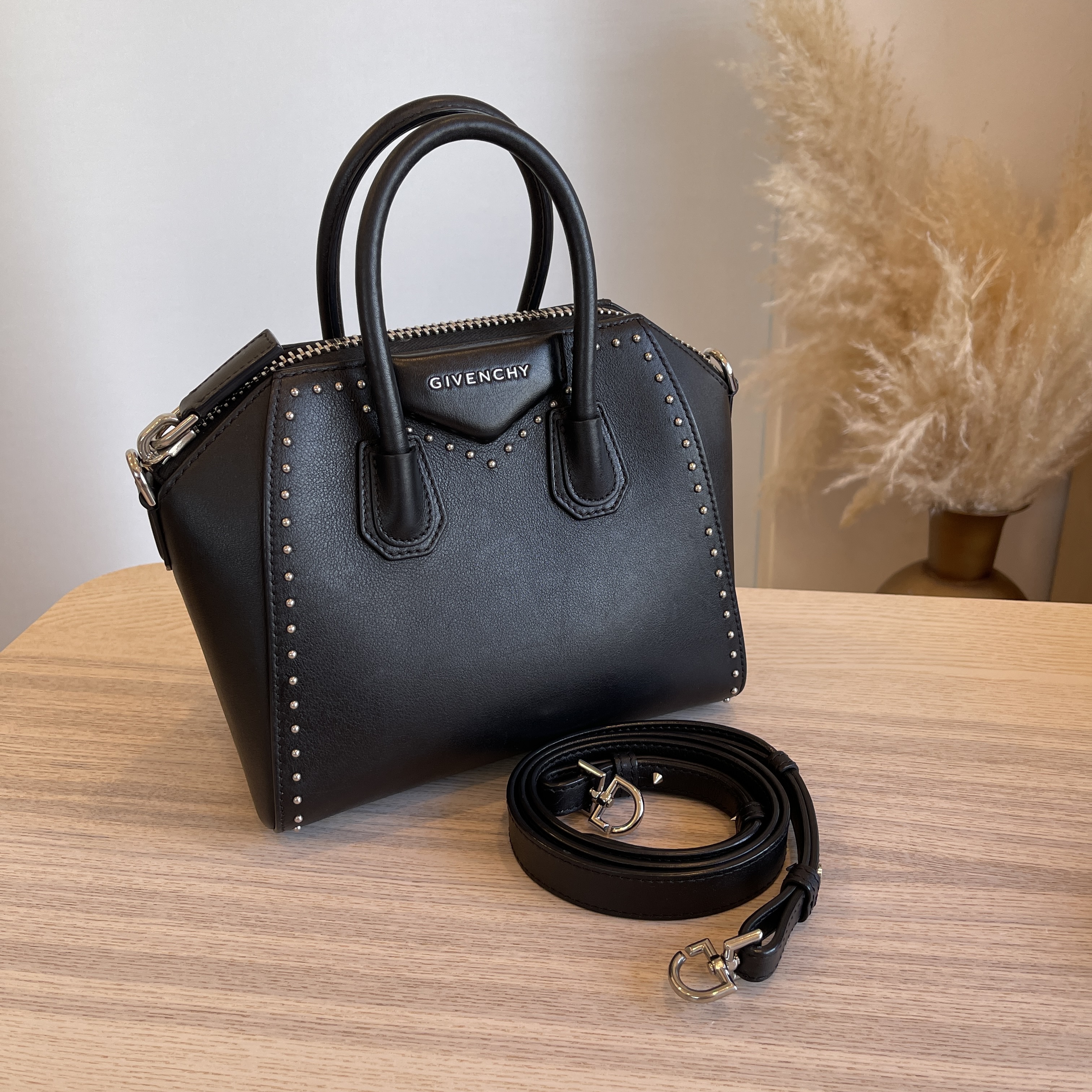 Givenchy antigona studded hotsell