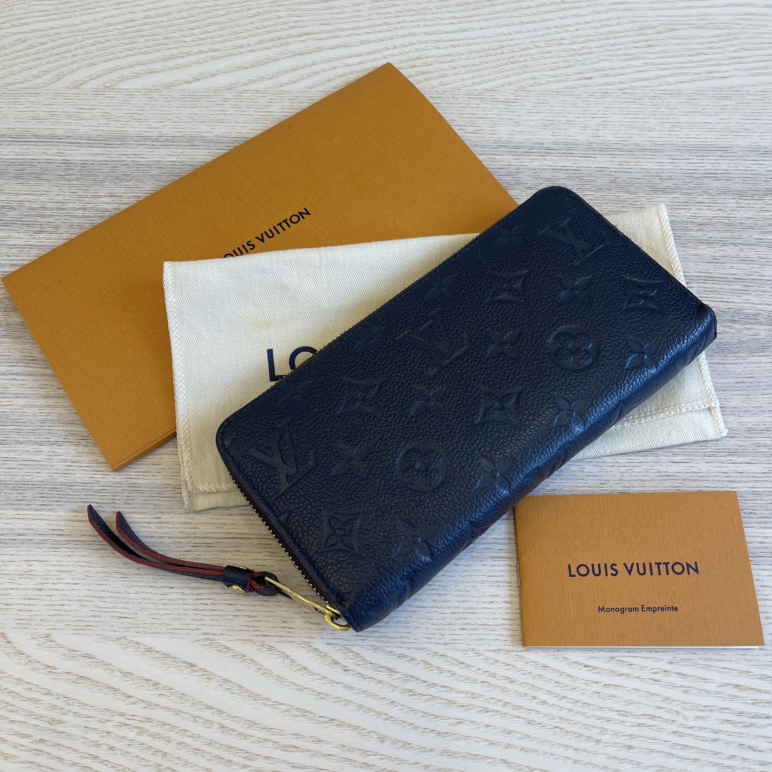 louis vuitton zippy wallet monogram empreinte leather marine rouge