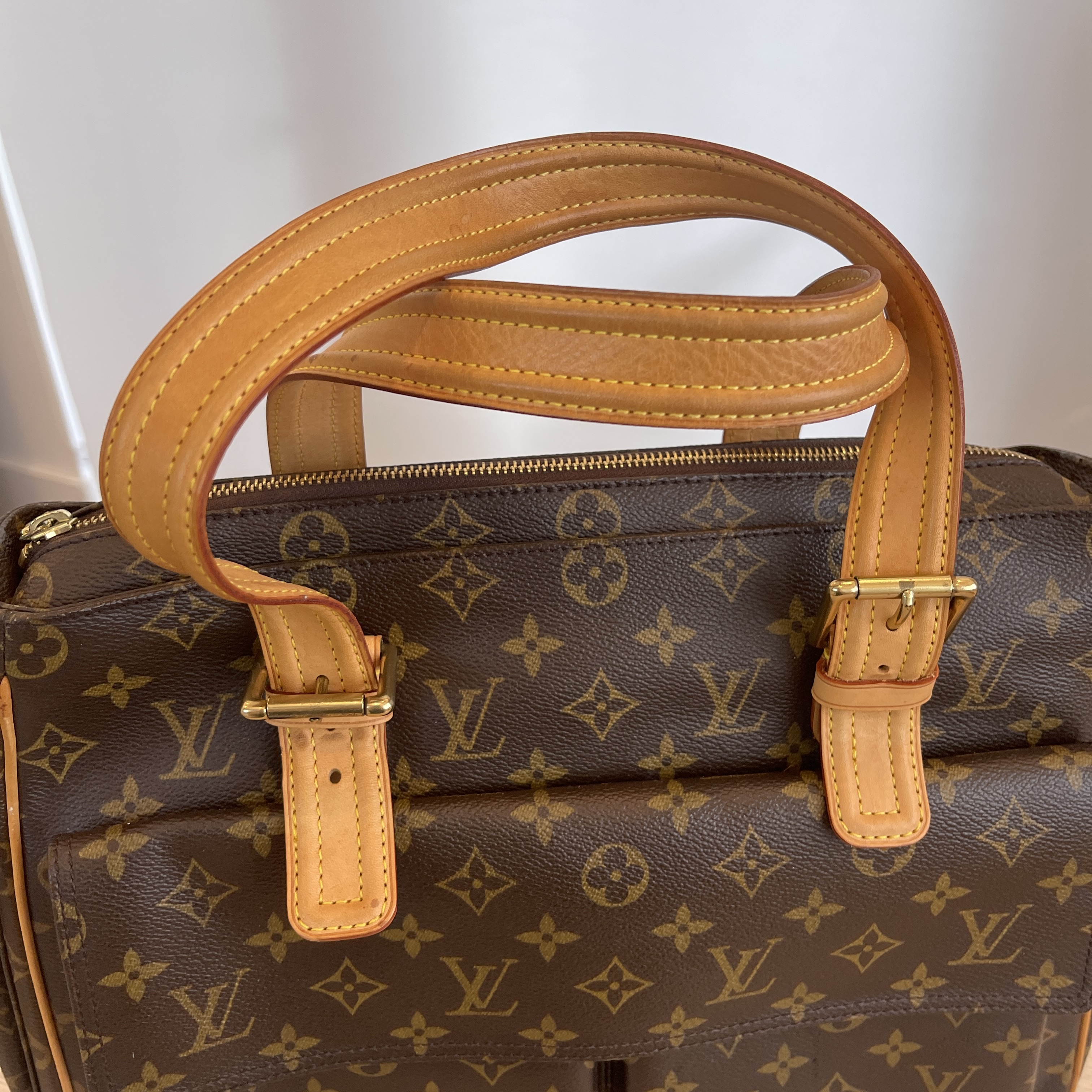 Authentic Louis Vuitton Monogram Multipli-cite GM  Louis vuitton monogram,  Authentic louis vuitton, Louis vuitton