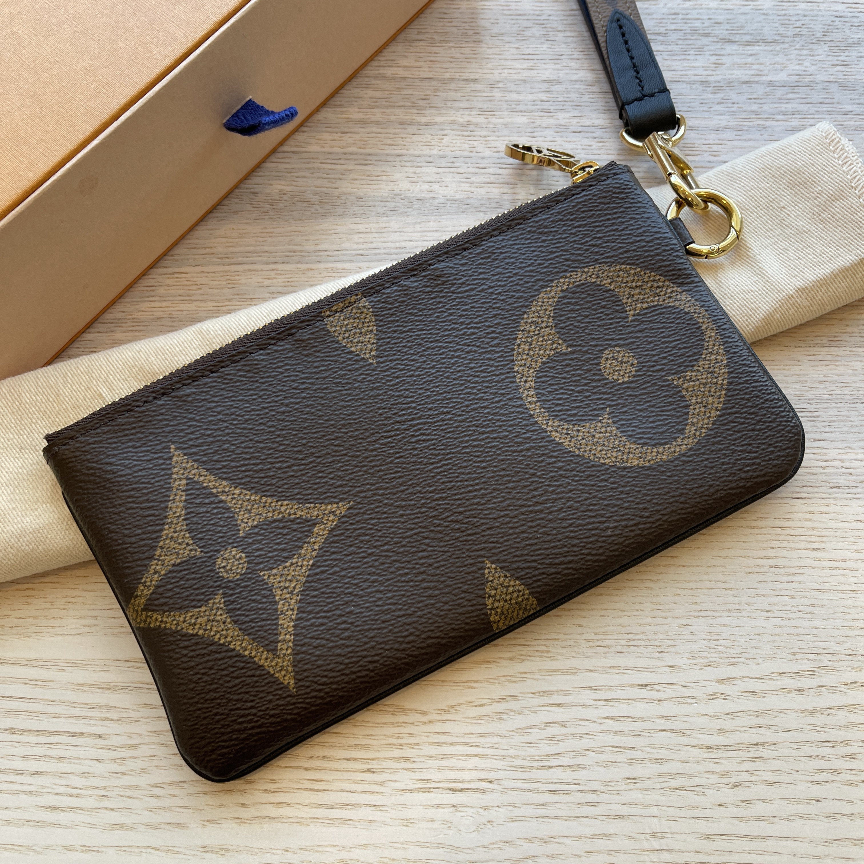 LOUIS VUITTON Trio Rectangle Giant Monogram Reverse Wristlet Pouch Bro