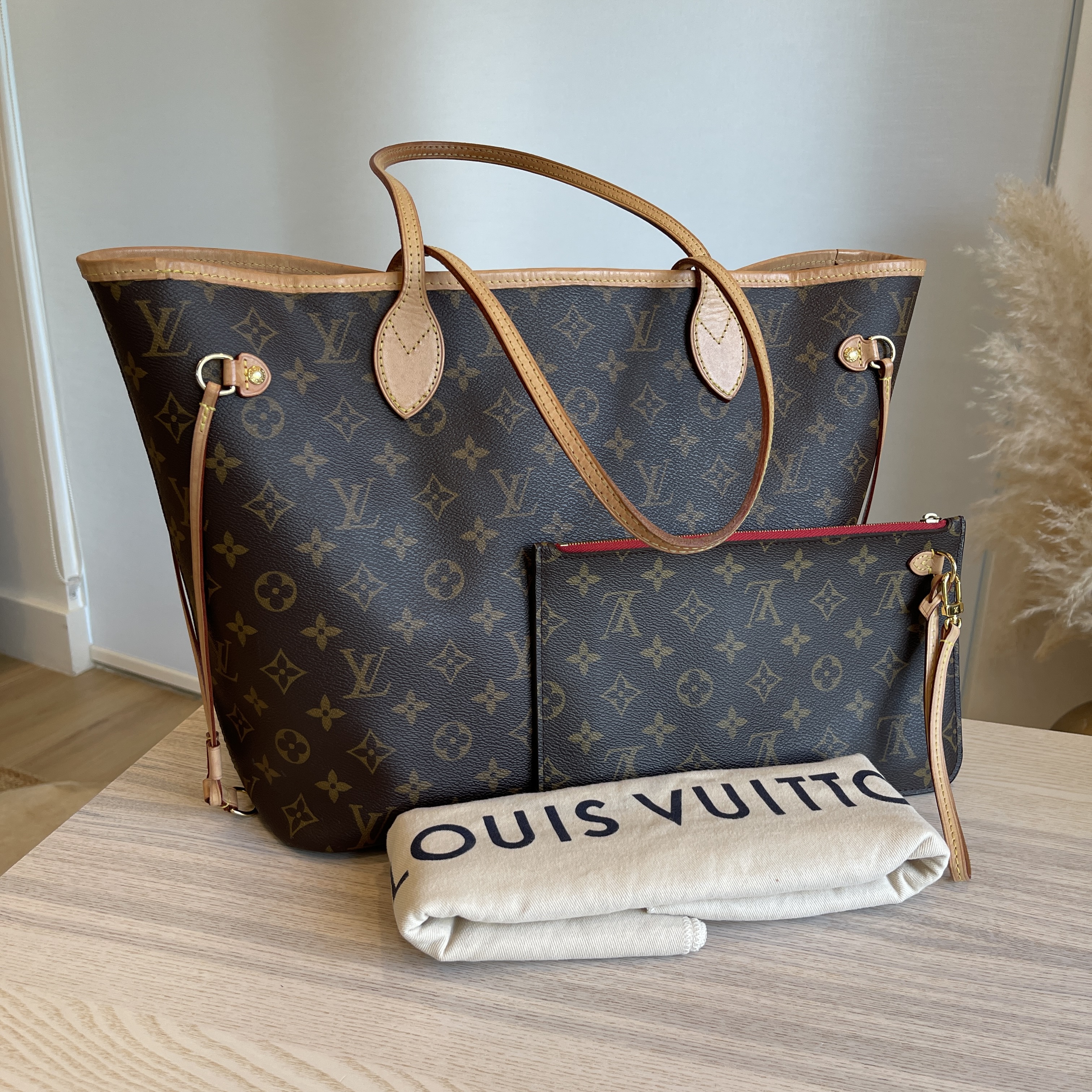 Louis Vuitton Monogram Neverfull MM Tote great use condition