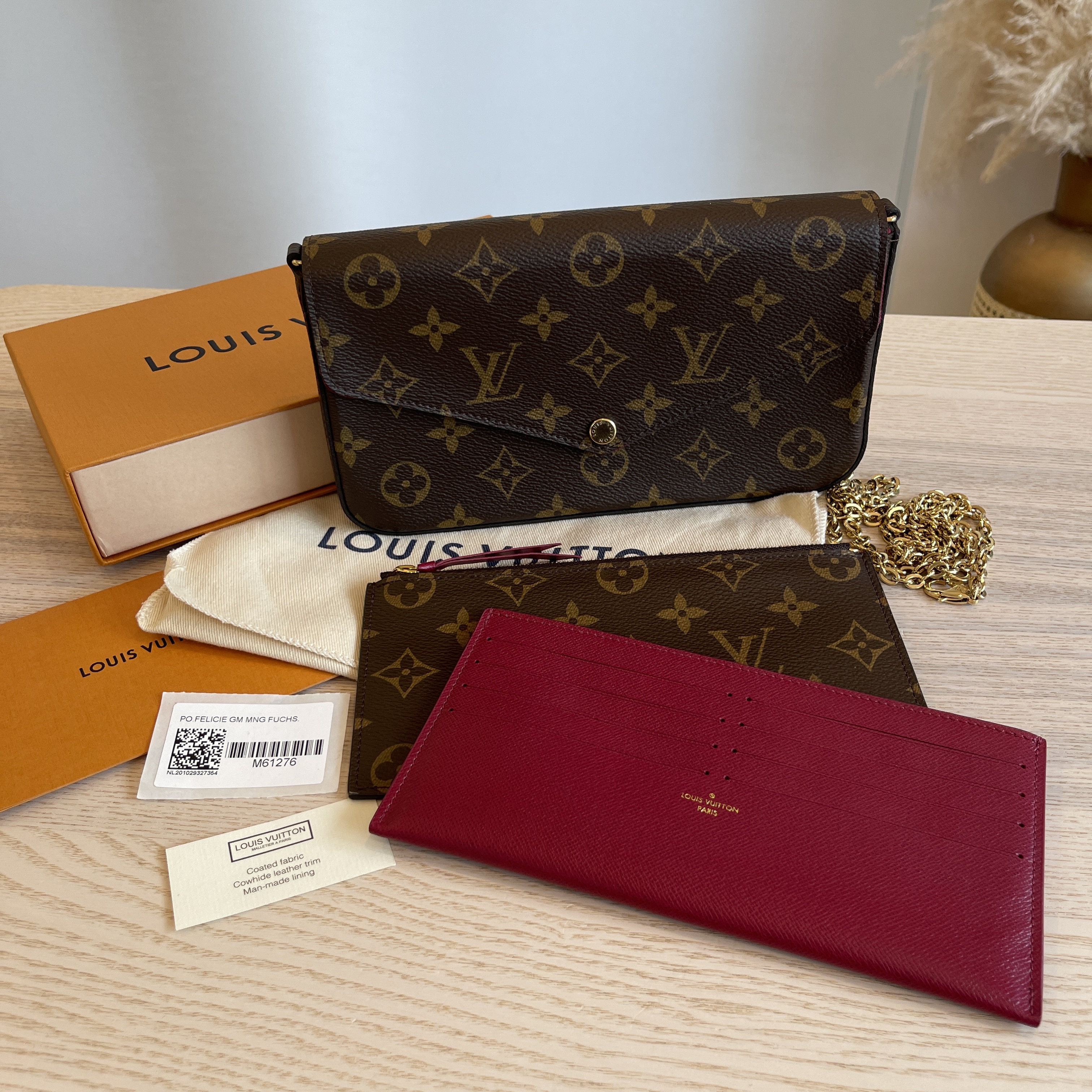 felicie chain wallet fuchsia