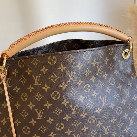 Louis Vuitton Monogram Artsy MM