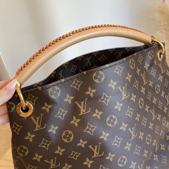 Louis Vuitton Monogram Artsy MM