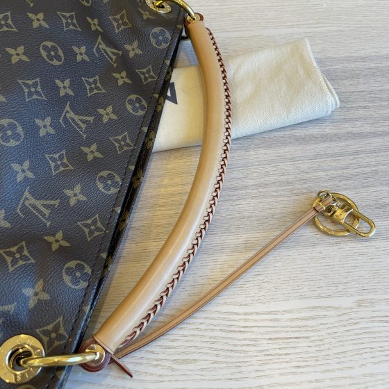 Louis Vuitton Monogram Artsy MM