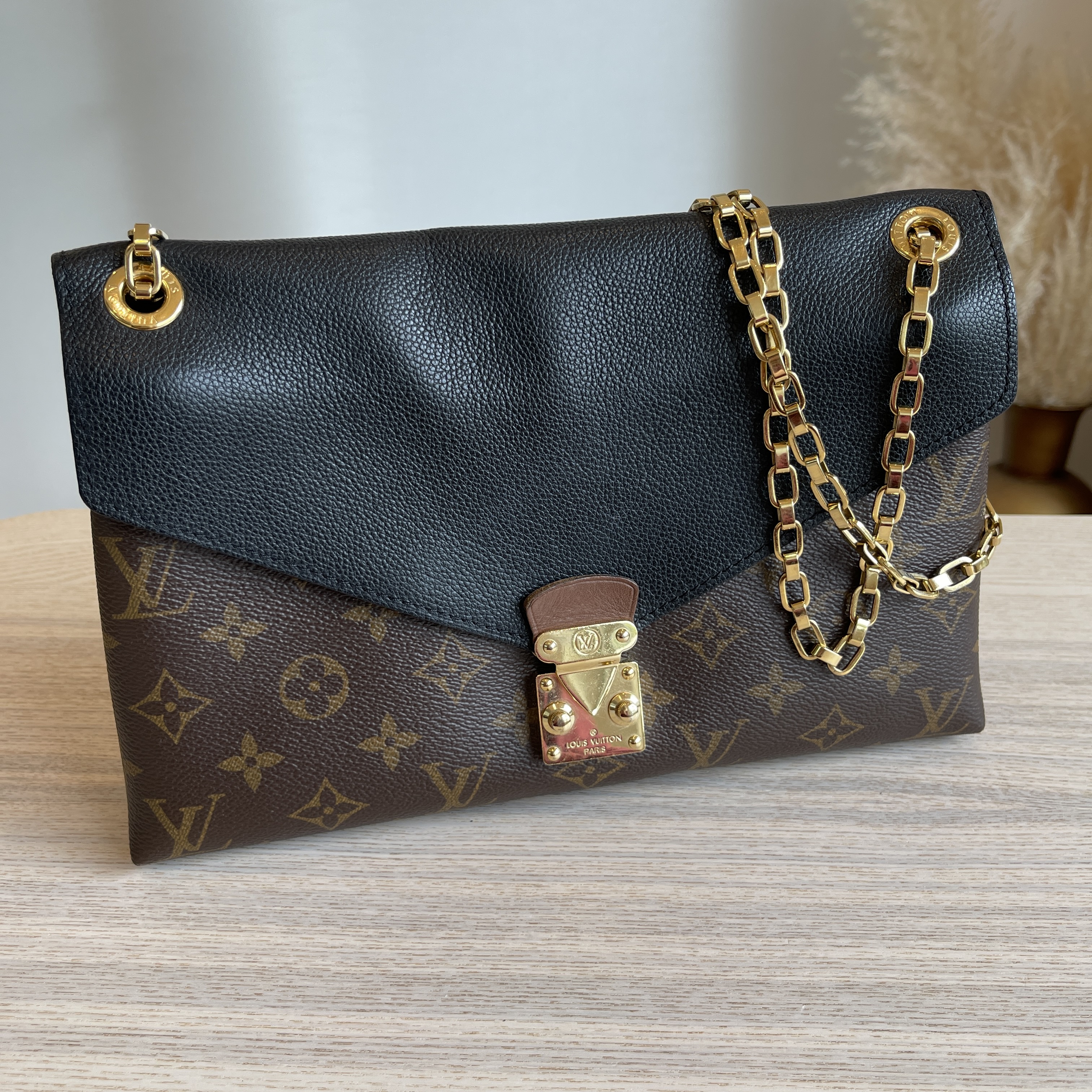 Louis Vuitton Pallas Chain Bag