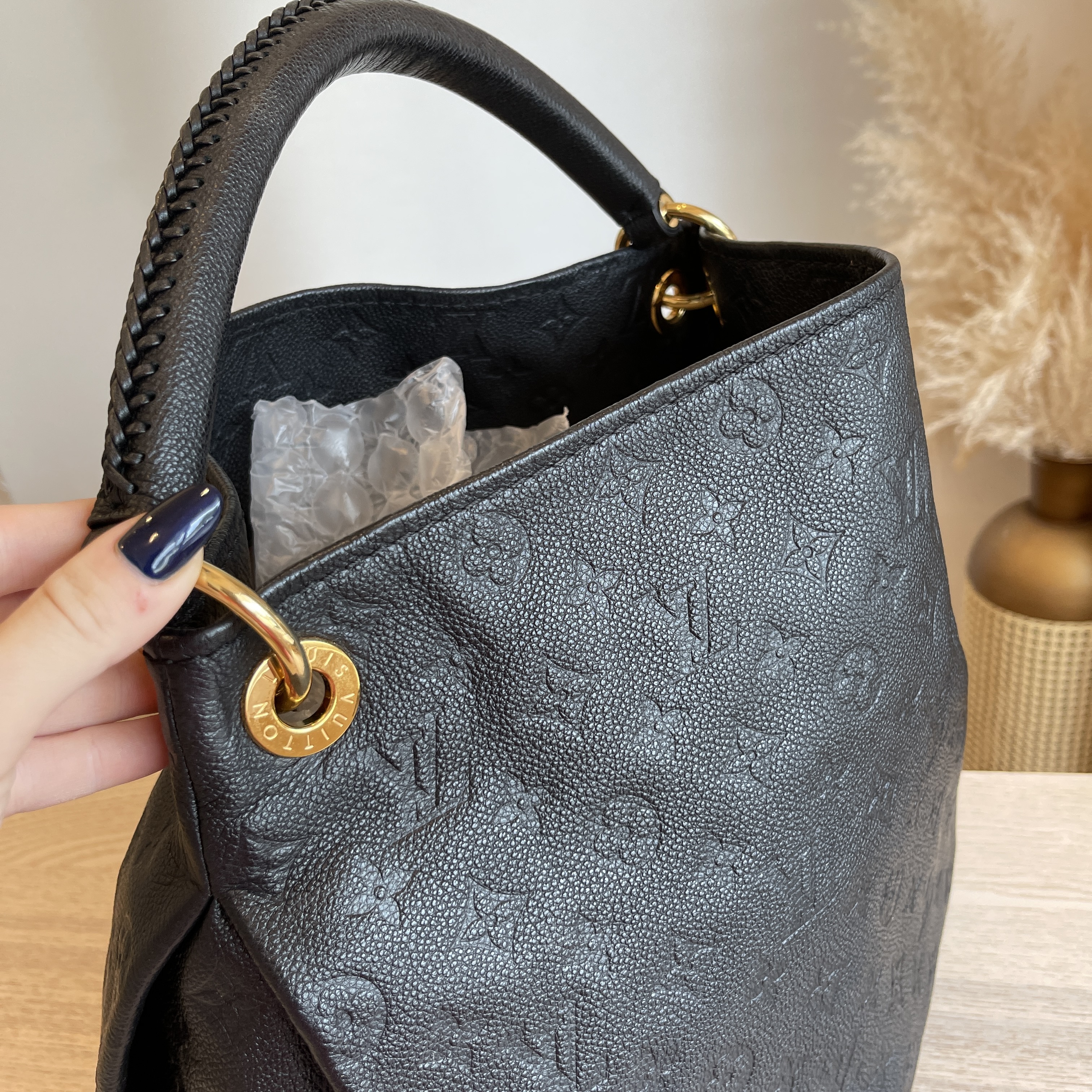 Louis Vuitton Artsy MM in Black Monogram Empreinte Leather — ShopThing