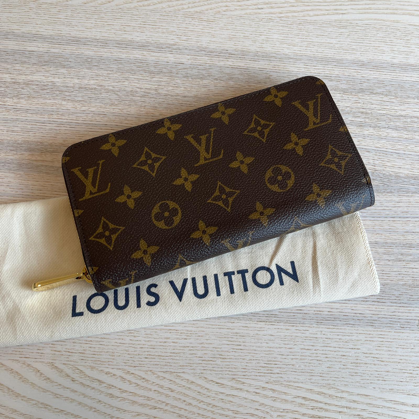 Louis Vuitton Monogram Zippy Wallet