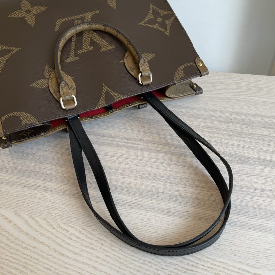 Louis Vuitton Reverse Monogram Giant Onthego MM