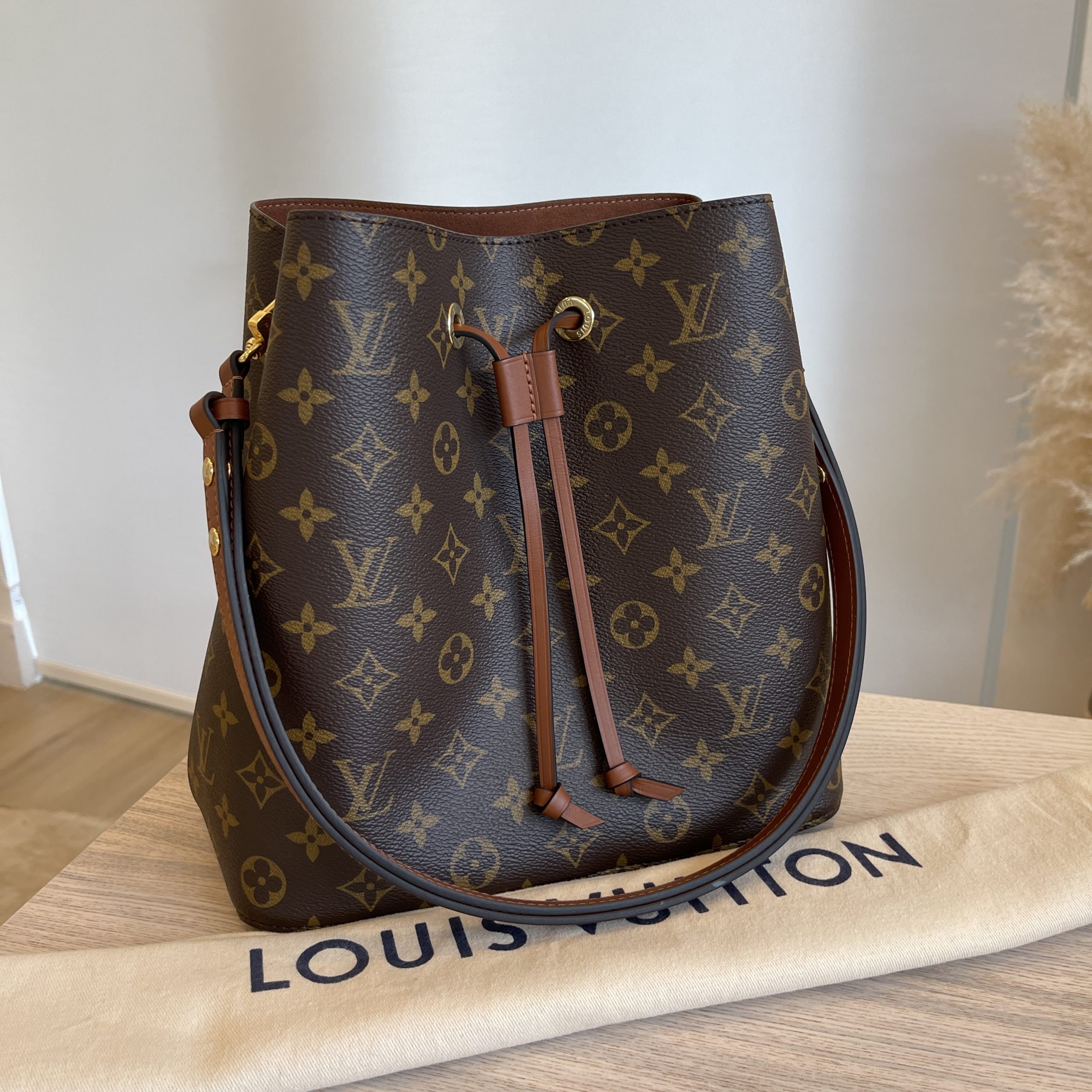 vuitton monogram caramel