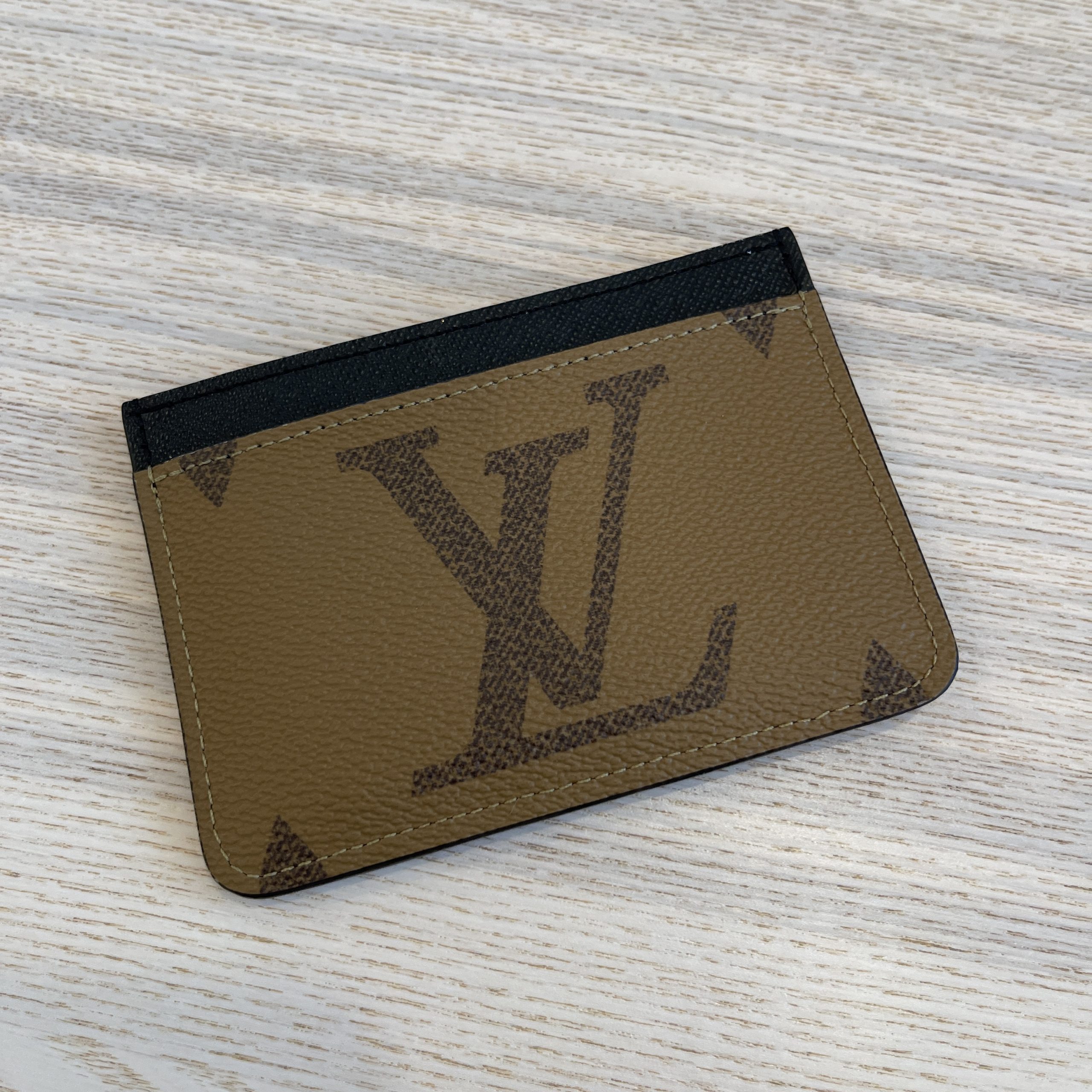 Louis Vuitton Card Holder in Monogram Reverse VS Neo Card Holder