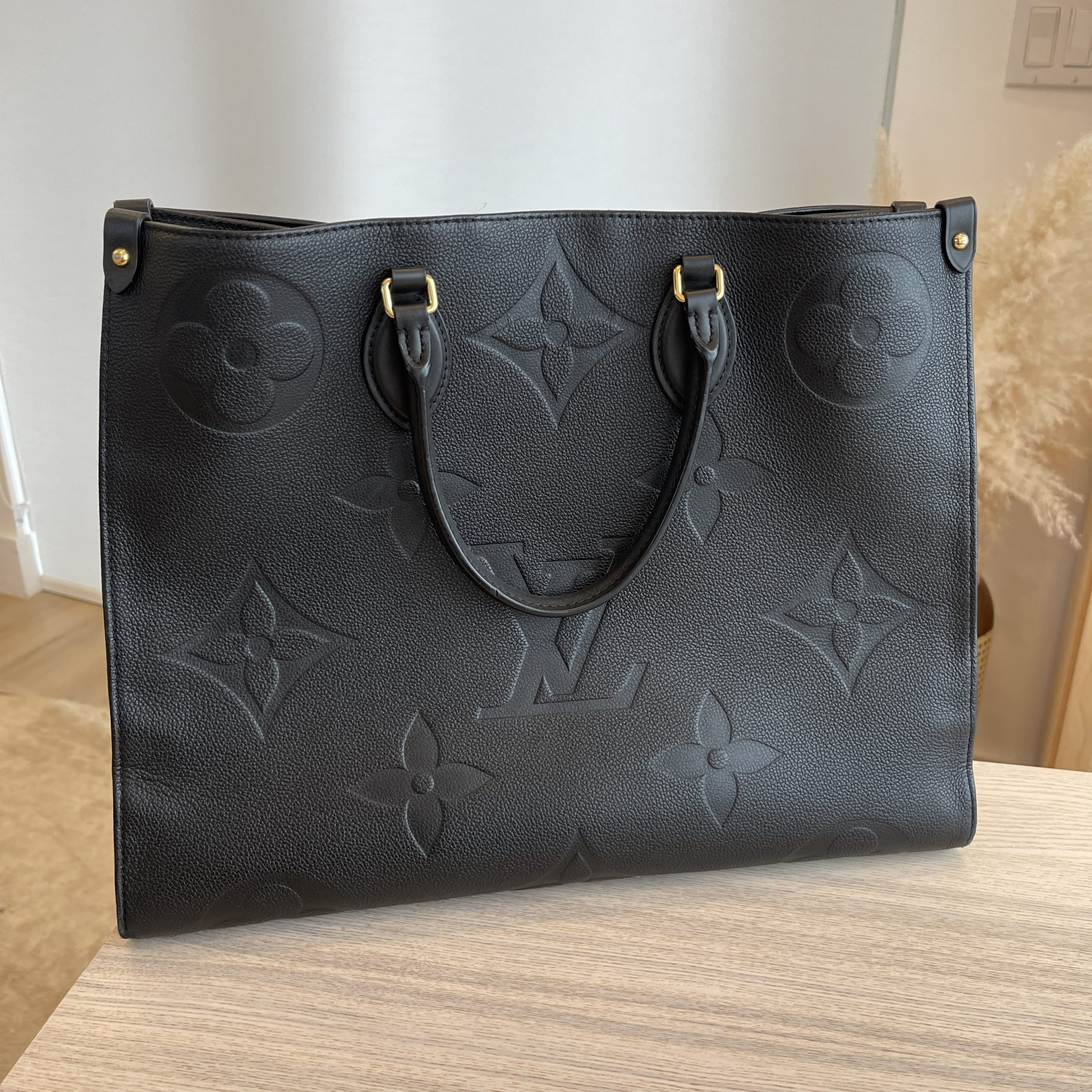 Louis Vuitton GM Monogram On The Go Tote - Black - EXCELLENT CONDITION!