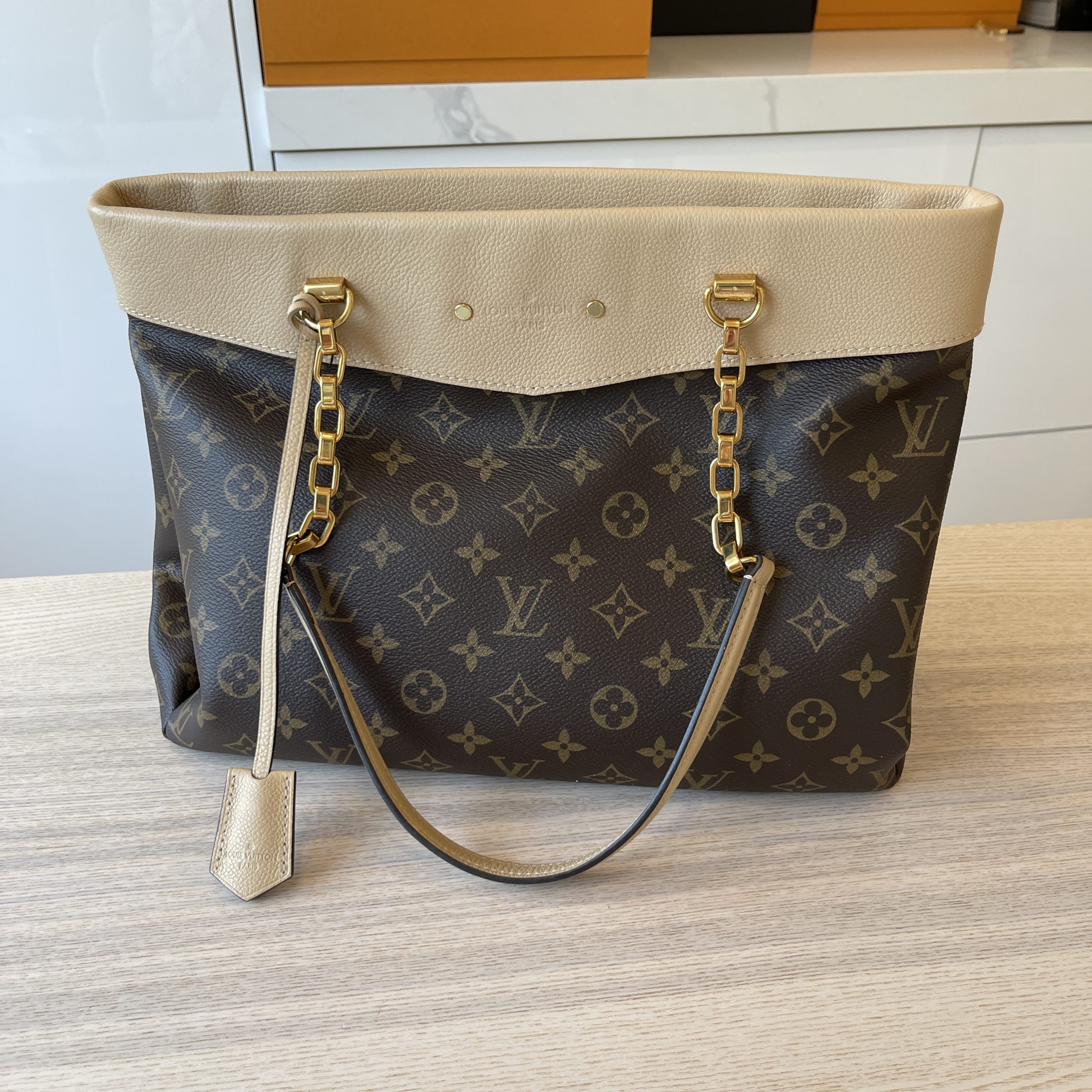 louis vuitton monogram pallas