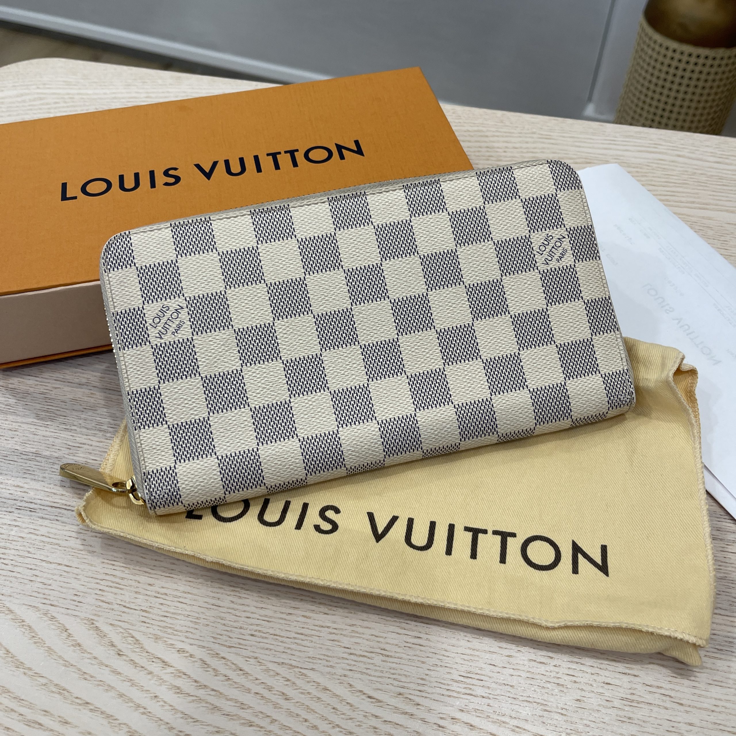Louis Vuitton Damier Azur Zippy Organizer Wallet White