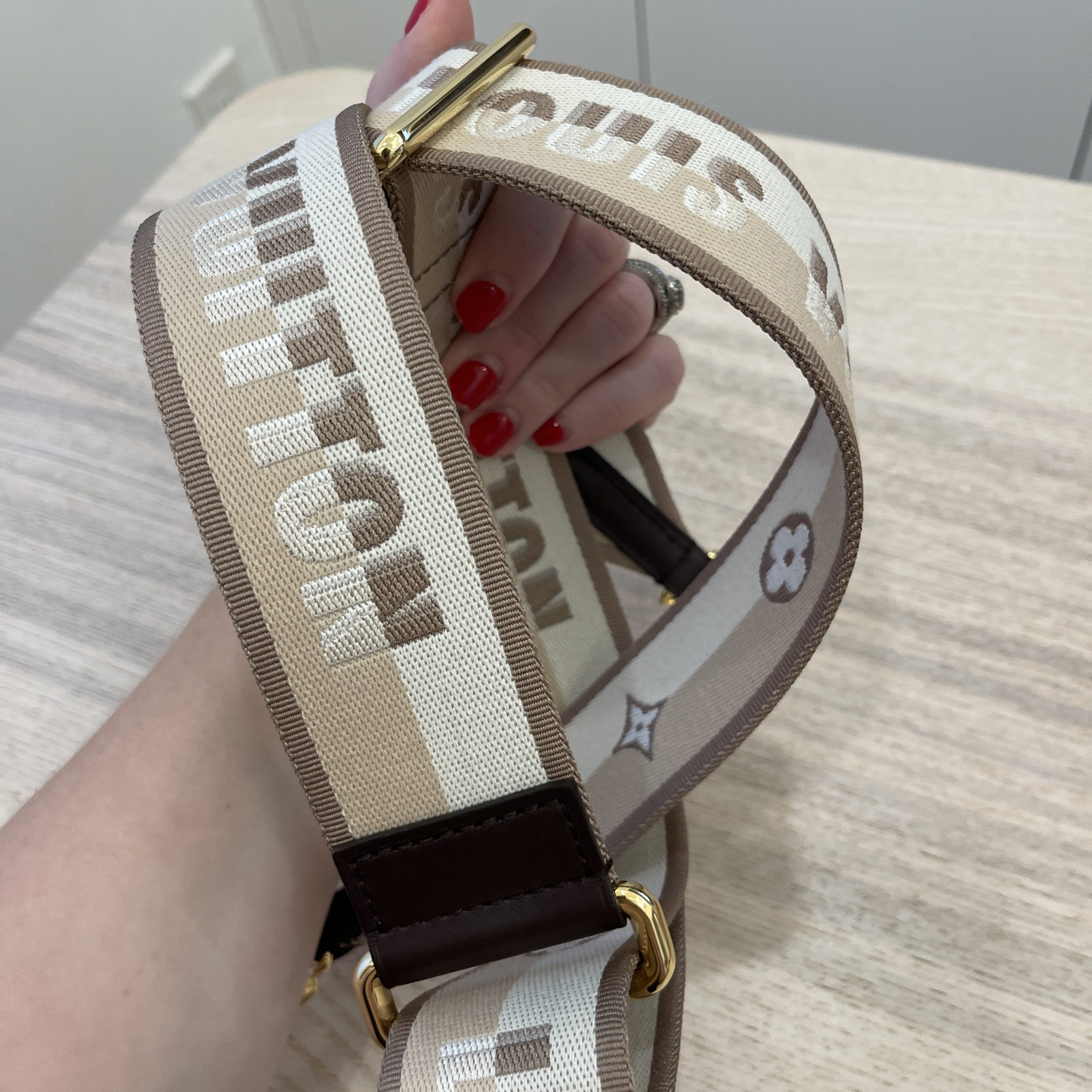 lv damier ebene strap speedy