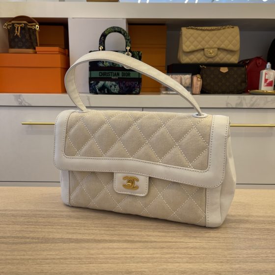 Chanel vintage cc stitch - Gem