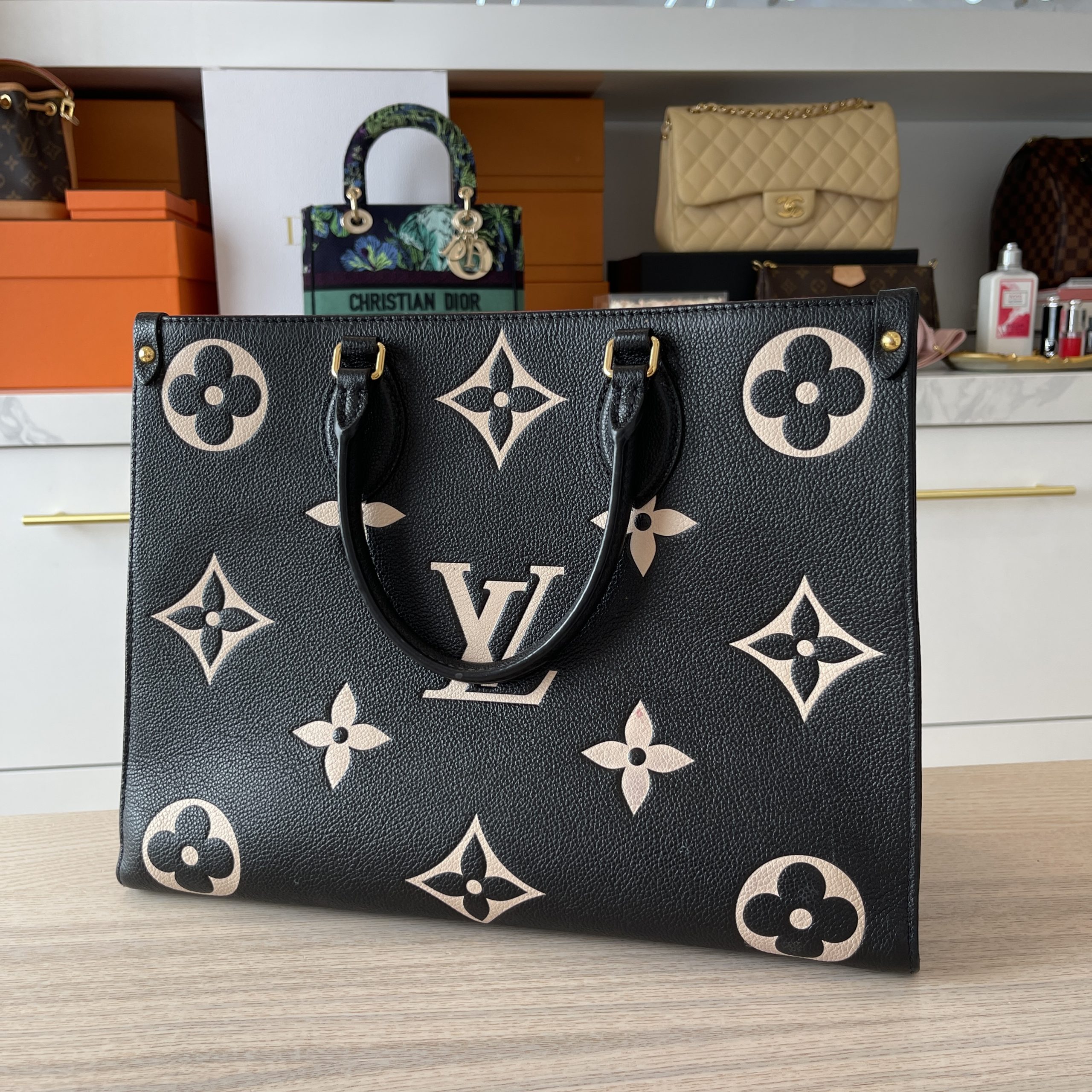 Louis Vuitton Empreinte Monogram Giant Onthego MM Black