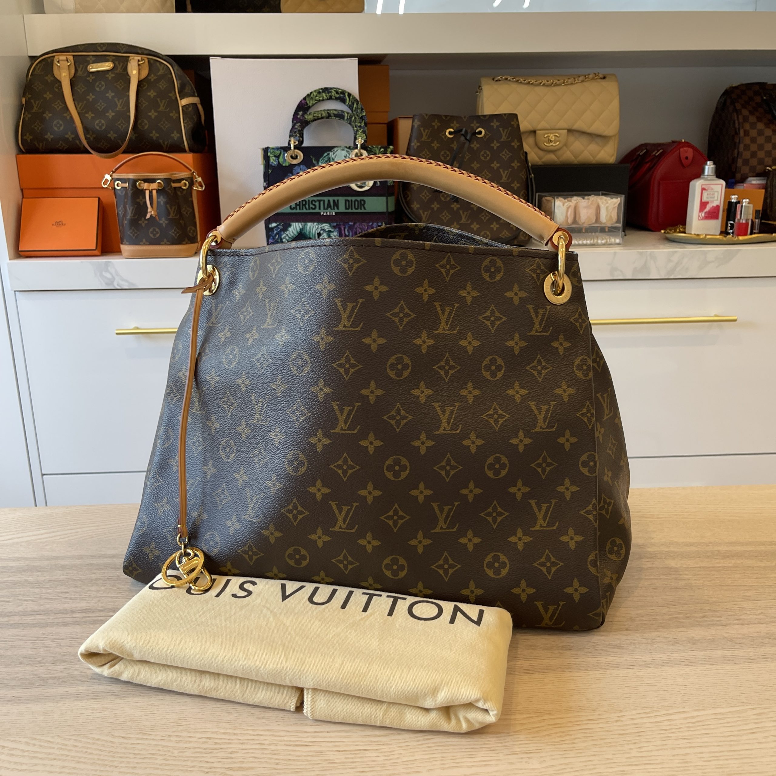 LOUIS VUITTON Monogram Artsy MM 1258256