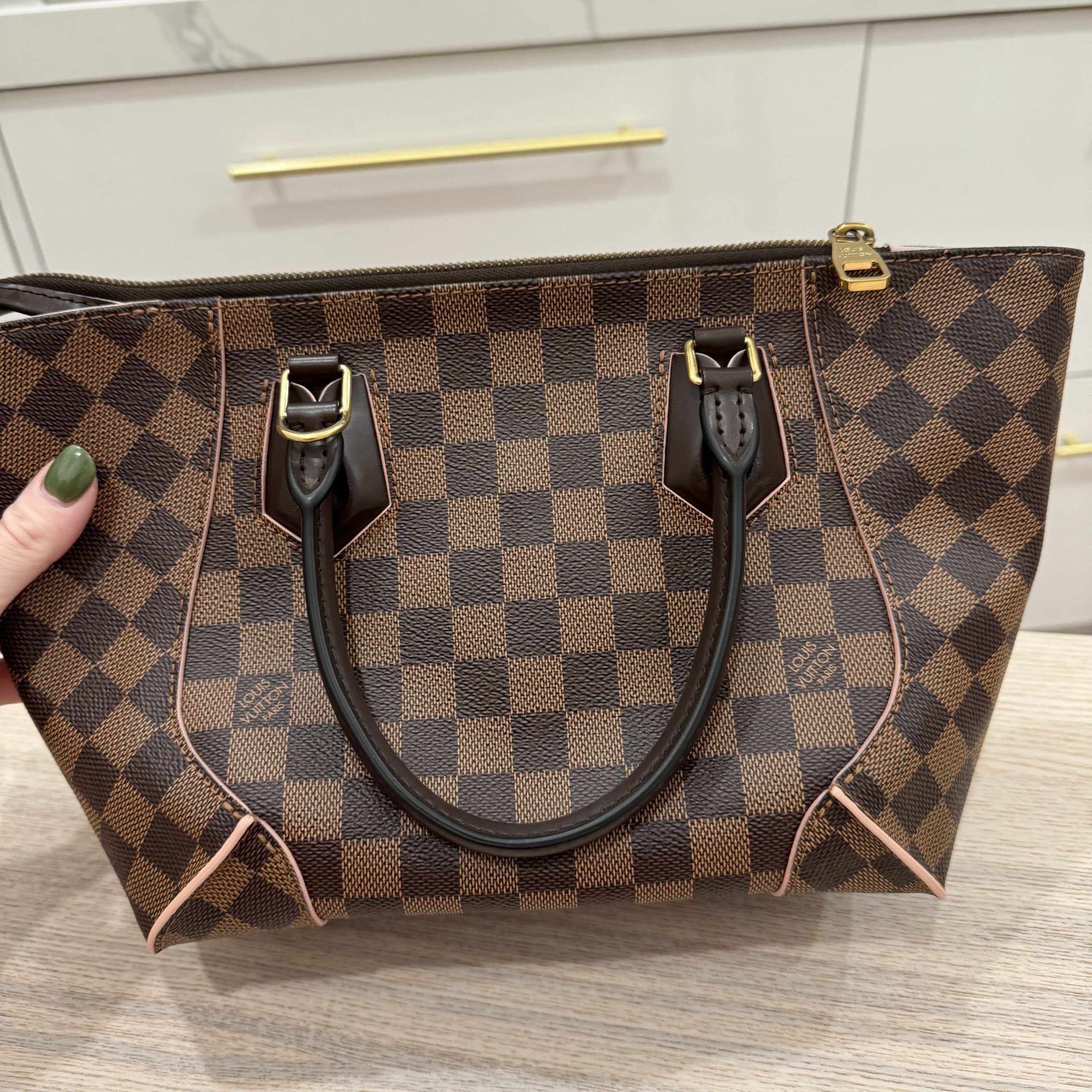 Louis Vuitton Damier Ebene Caissa MM Tote (SHF-15813) – LuxeDH