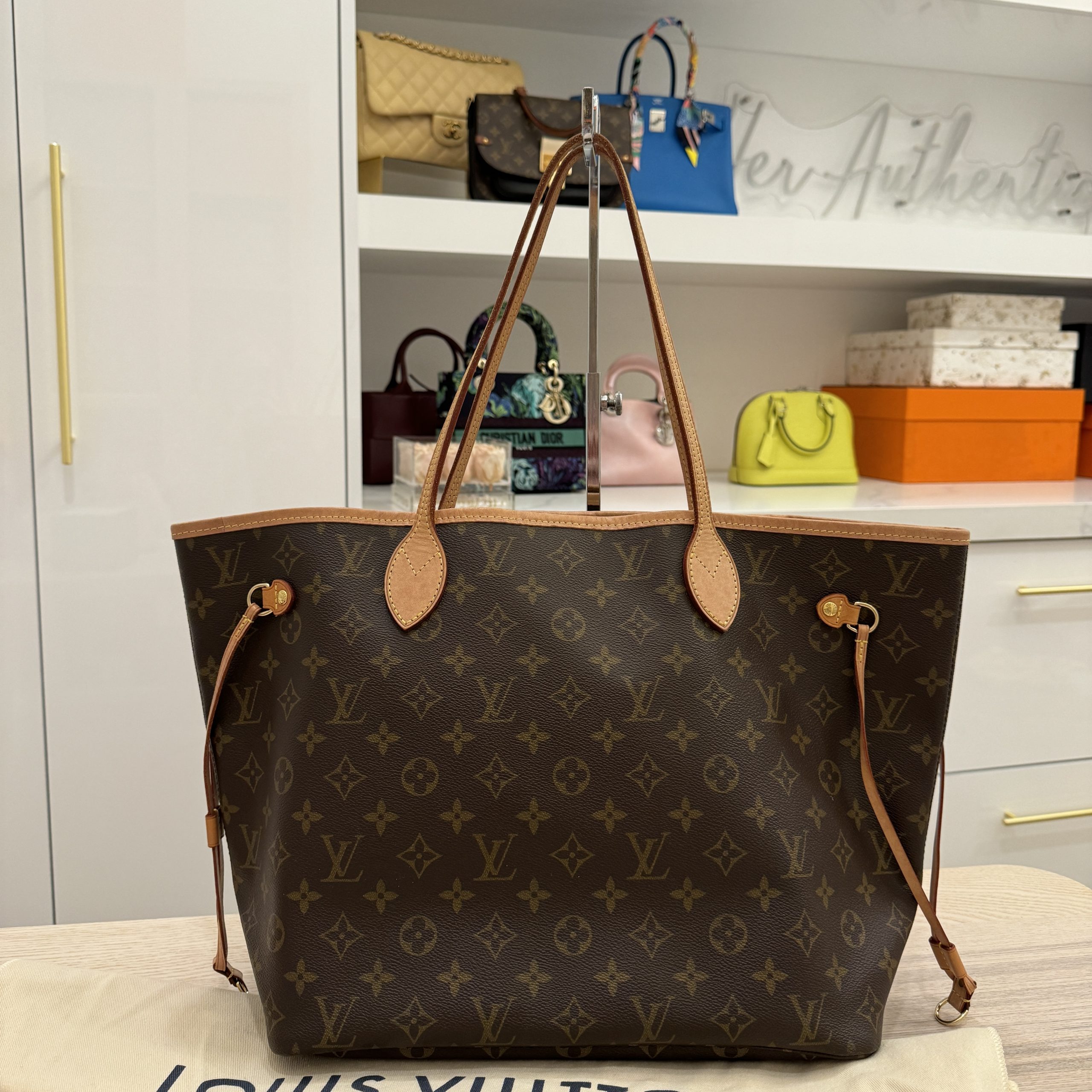 Authentic $2030 Louis Vuitton Neverfull MM Tote Bag Beige