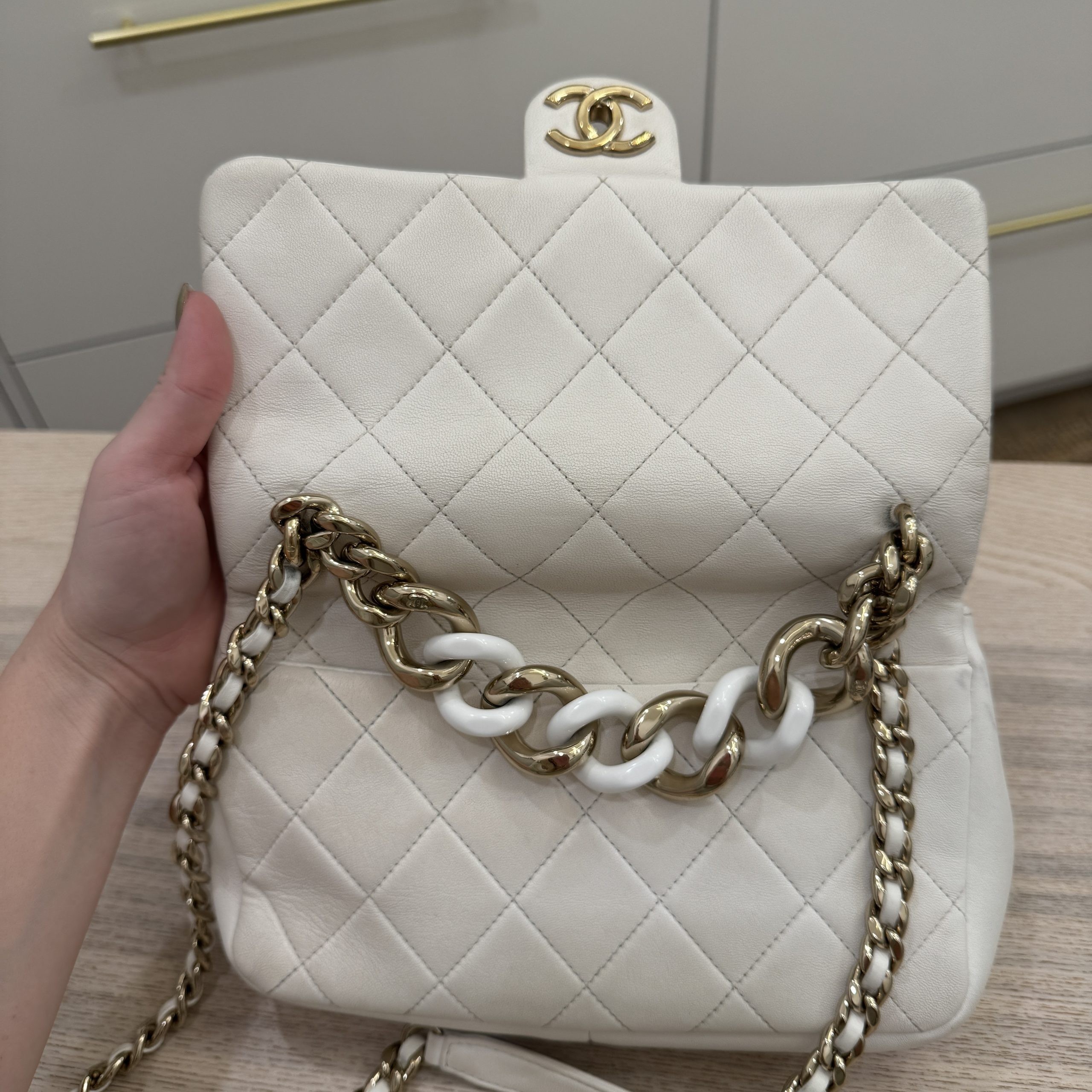 White chanel bag gold chain hotsell