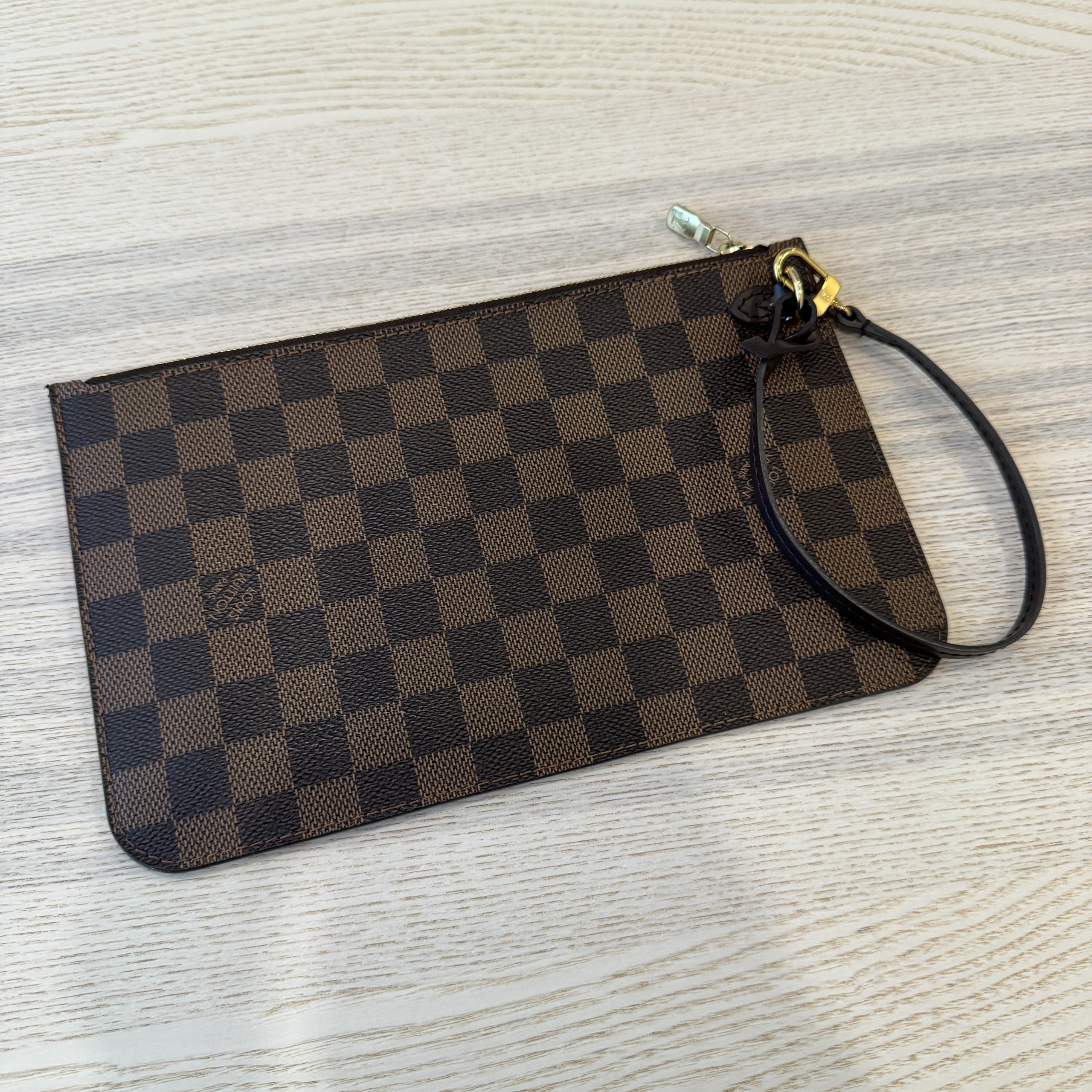 Louis Vuitton Damier Ebene Neverfull Pochette