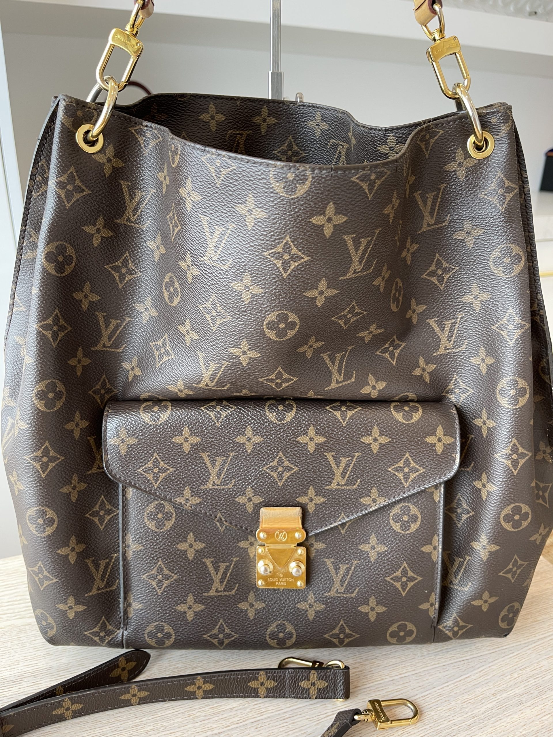 Louis Vuitton, Bags, Louis Vuitton Metis Hobo Discontinued