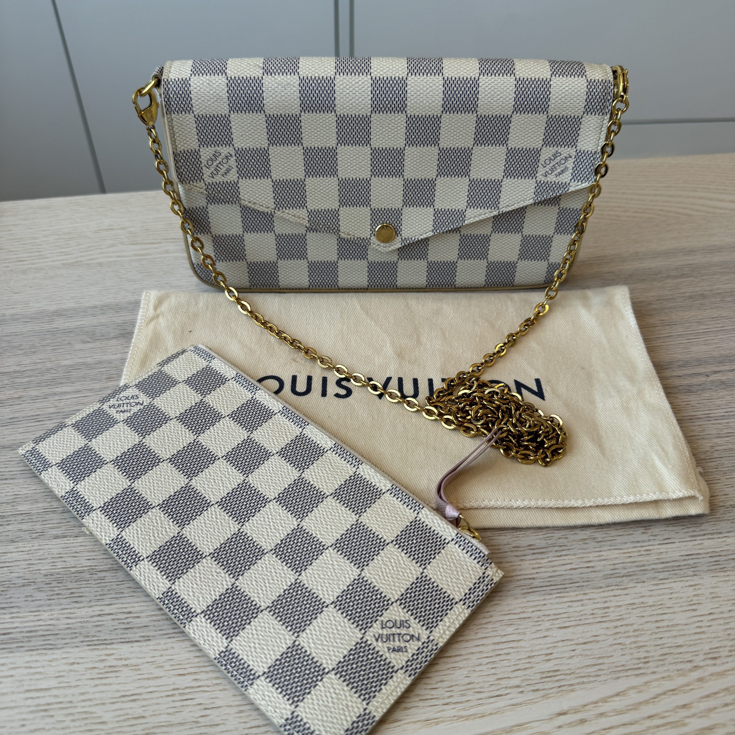 Louis Vuitton - Pochette Felicie Damier Ebene Canvas Wallet on Chian