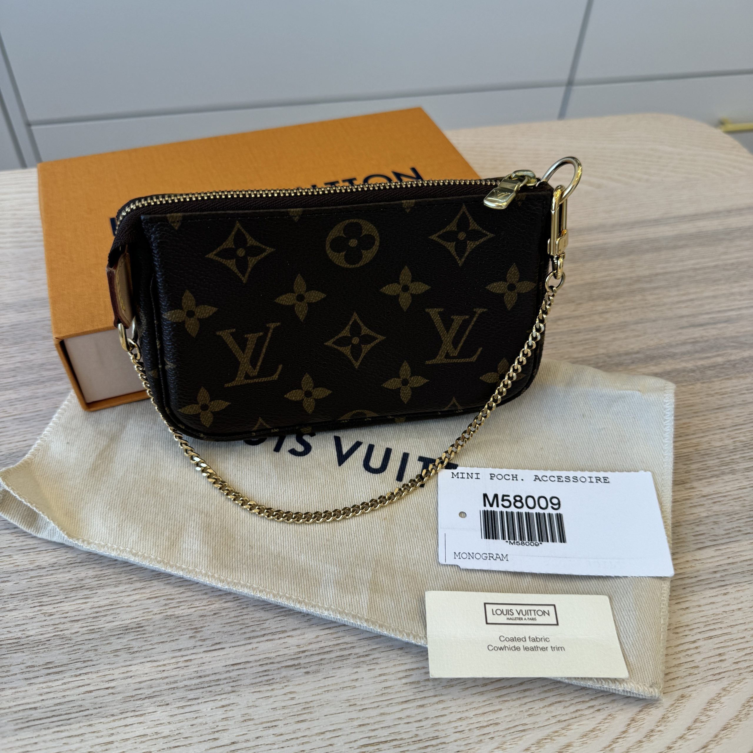 Louis Vuitton Porte Kure Monogram Check Key Ring Key Holder Bag charm