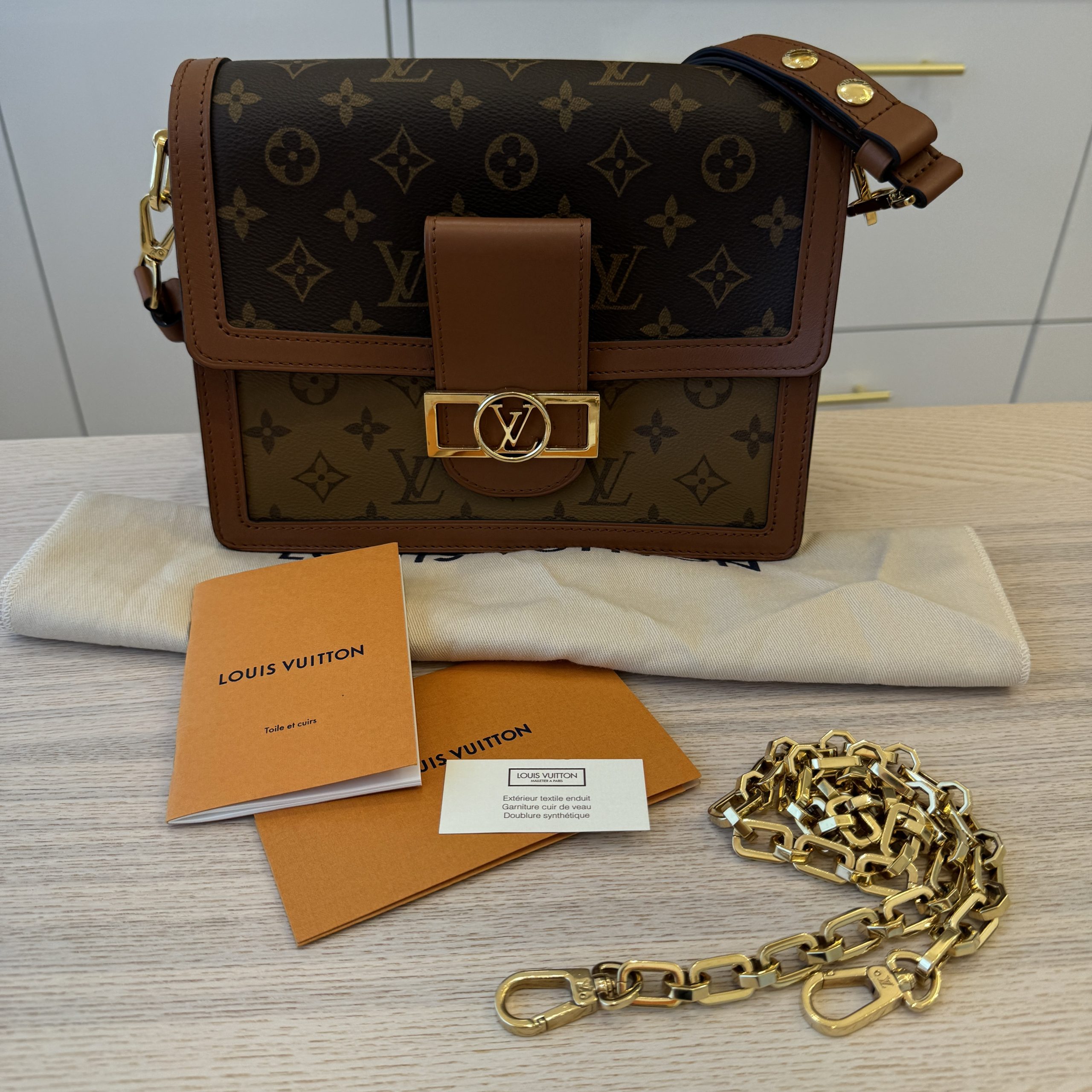 Louis vuitton toile et cuirs booklet 2025