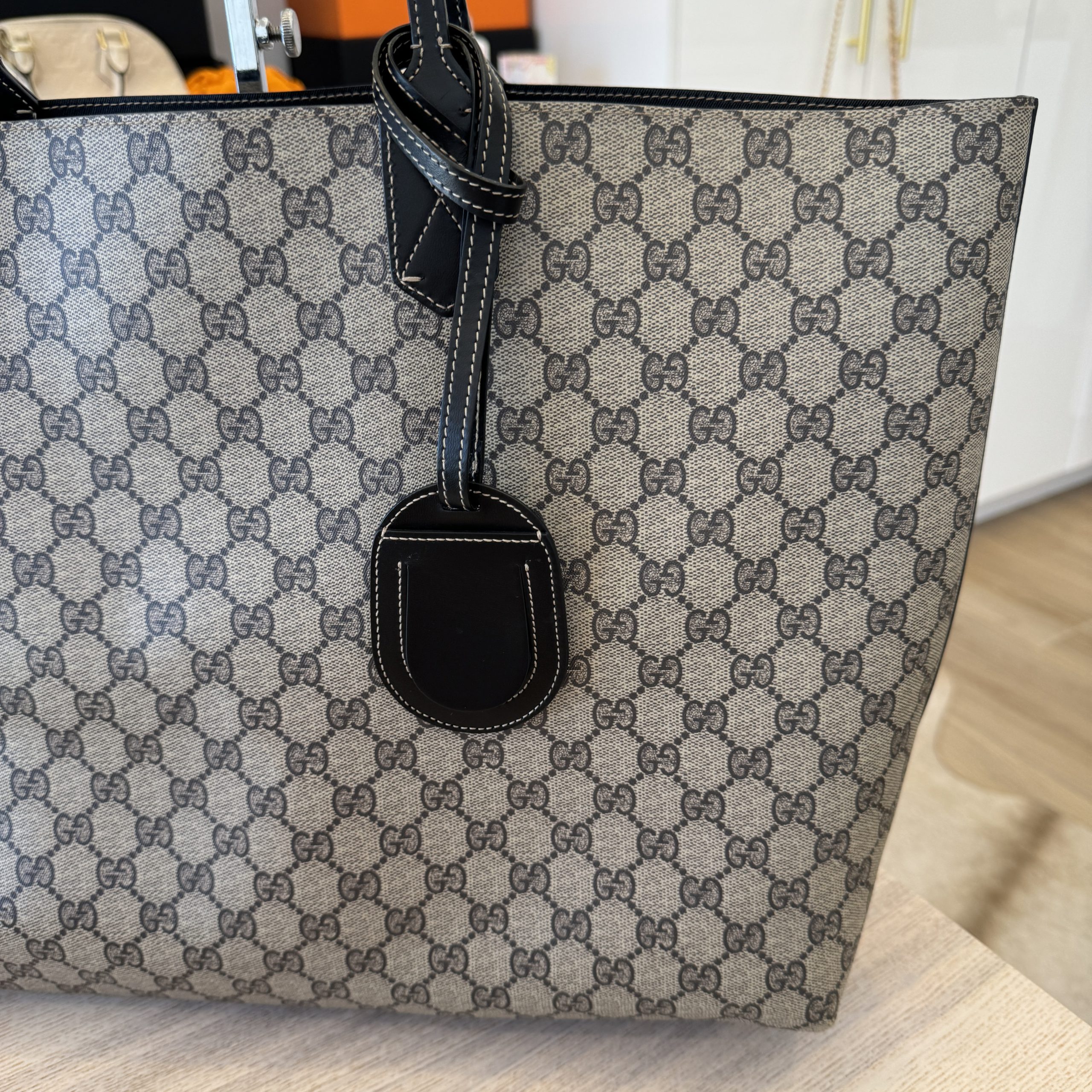 Gucci reversible tote large outlet