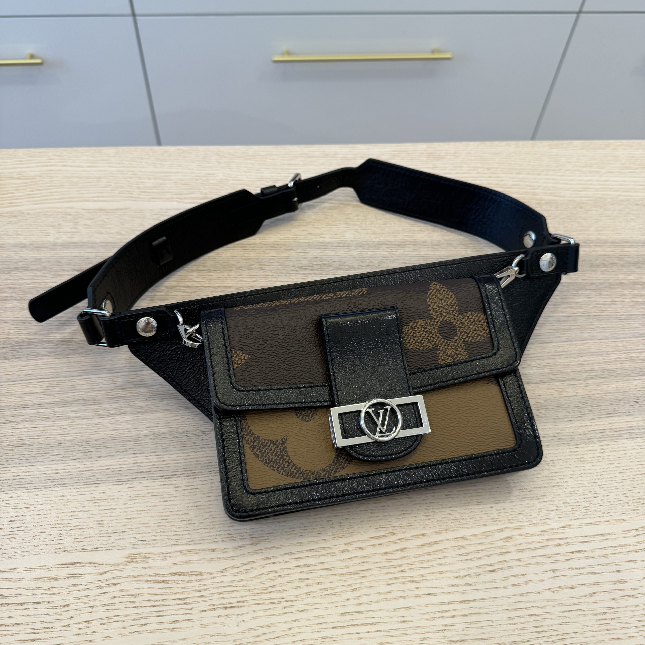 Louis Vuitton Reverse Monogram Dauphine Bumbag