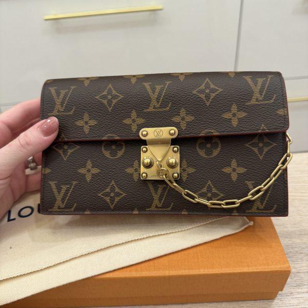 Louis Vuitton Monogram S Lock Belt Pouch MM - Image 9
