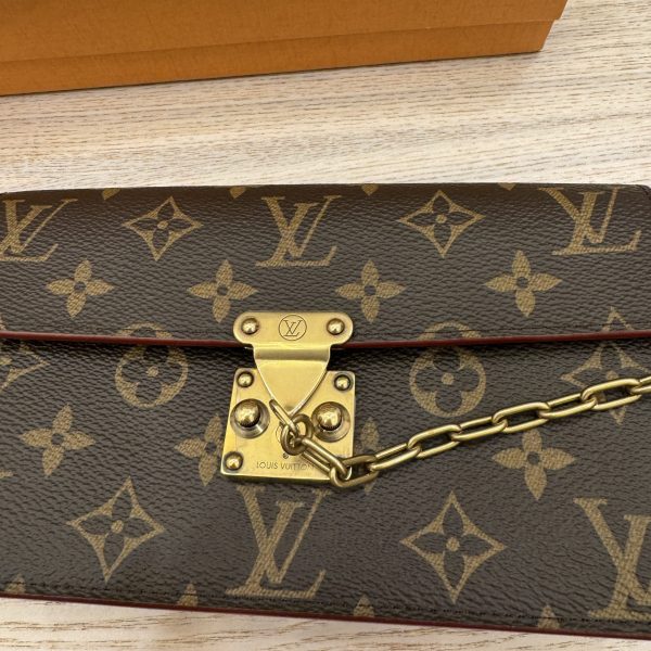 Louis Vuitton Monogram S Lock Belt Pouch MM - Image 6