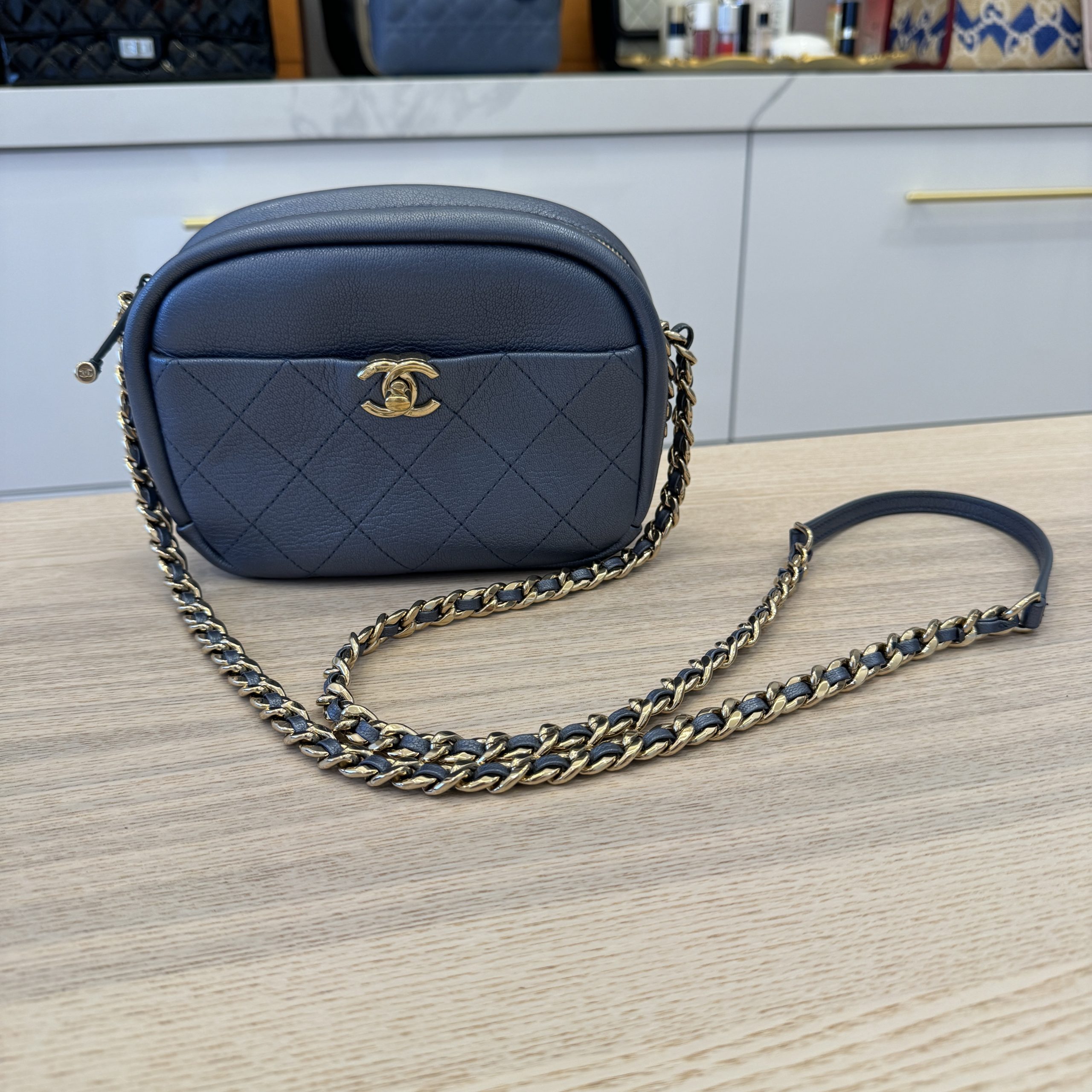 Camera case chanel bag discount