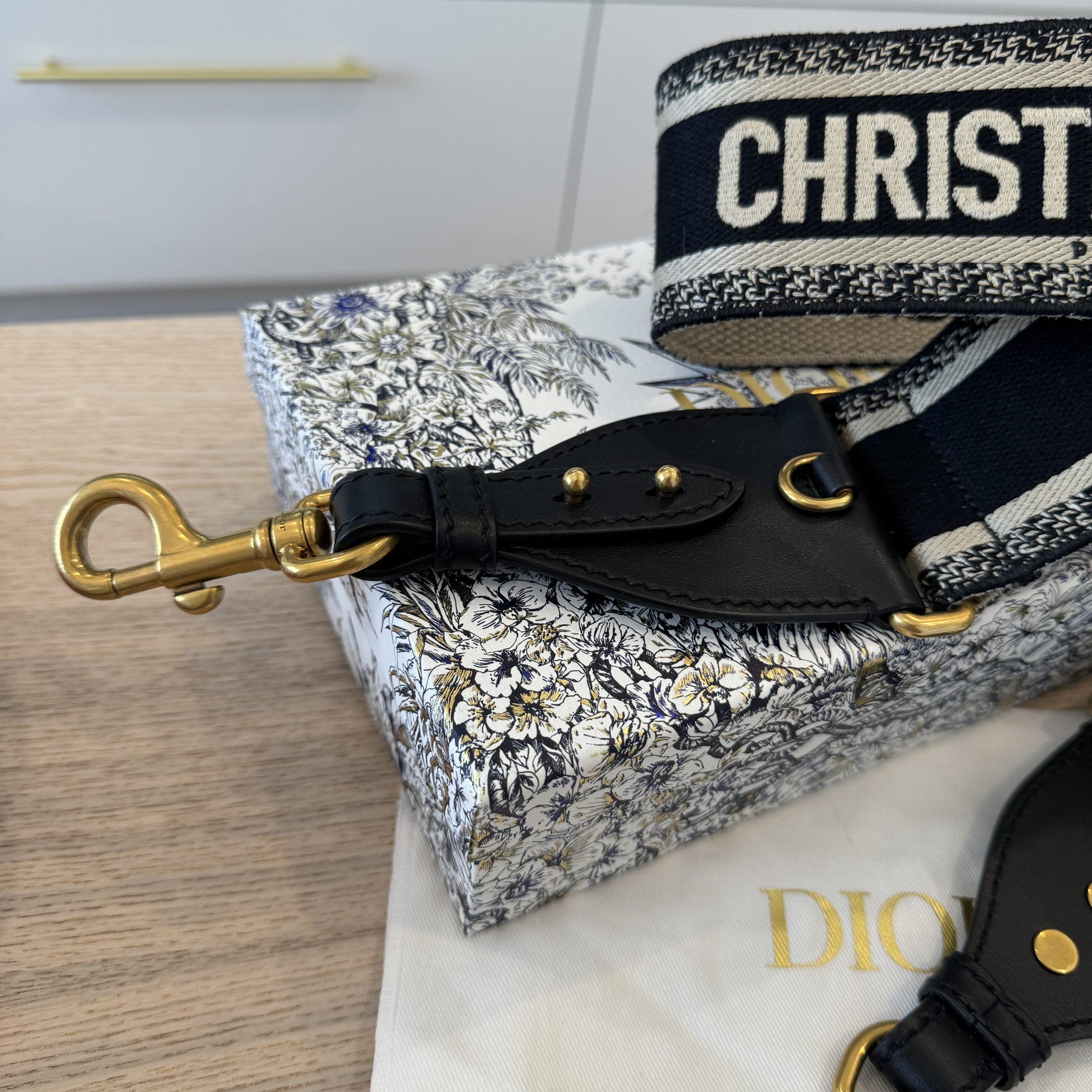 CHRISTIAN DIOR Adjustable Shoulder Strap with Ring Blue CHRISTIAN DIOR Adjustable Shoulder Strap with Ring Blue